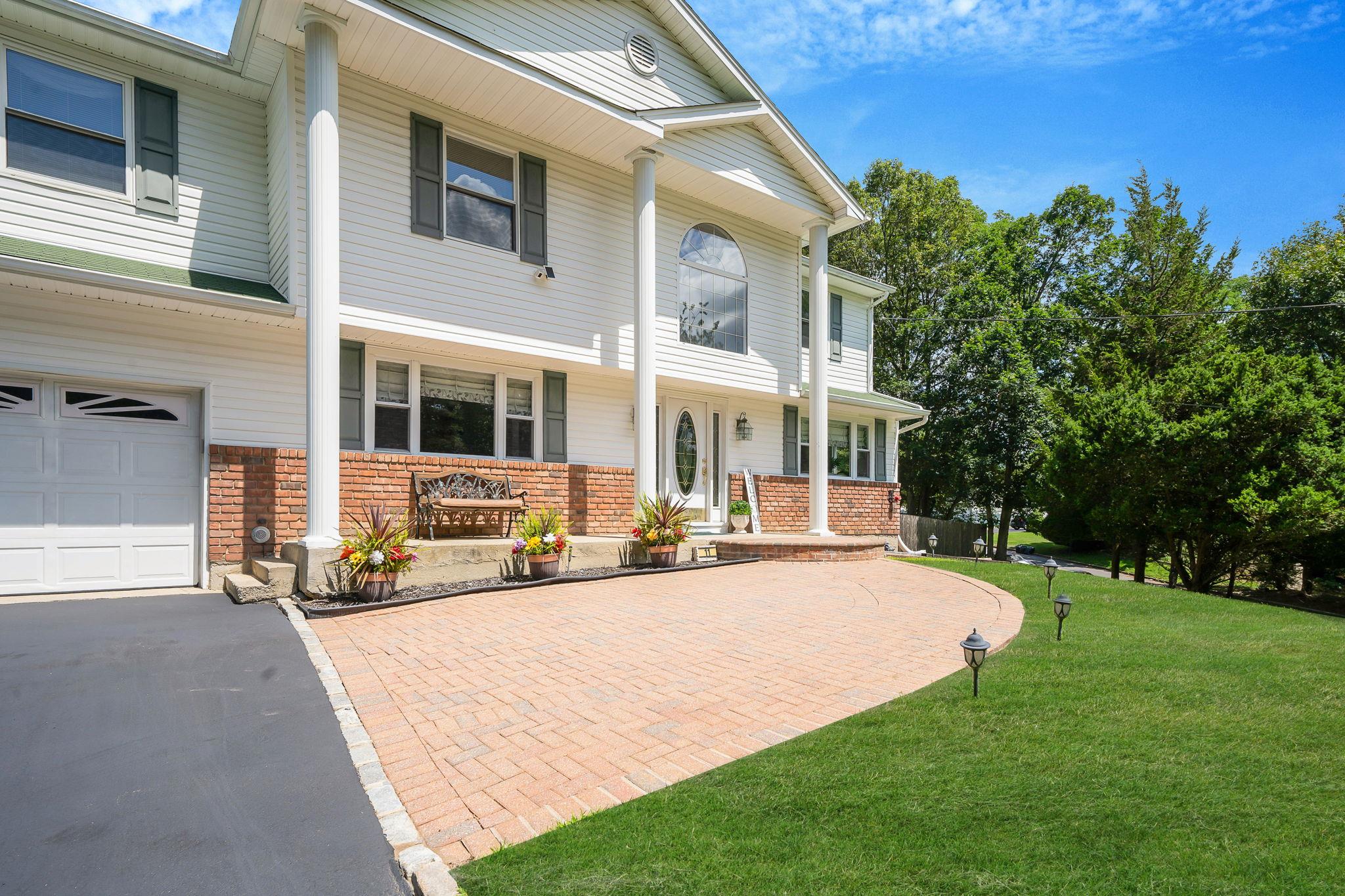 11 Dillmont Drive