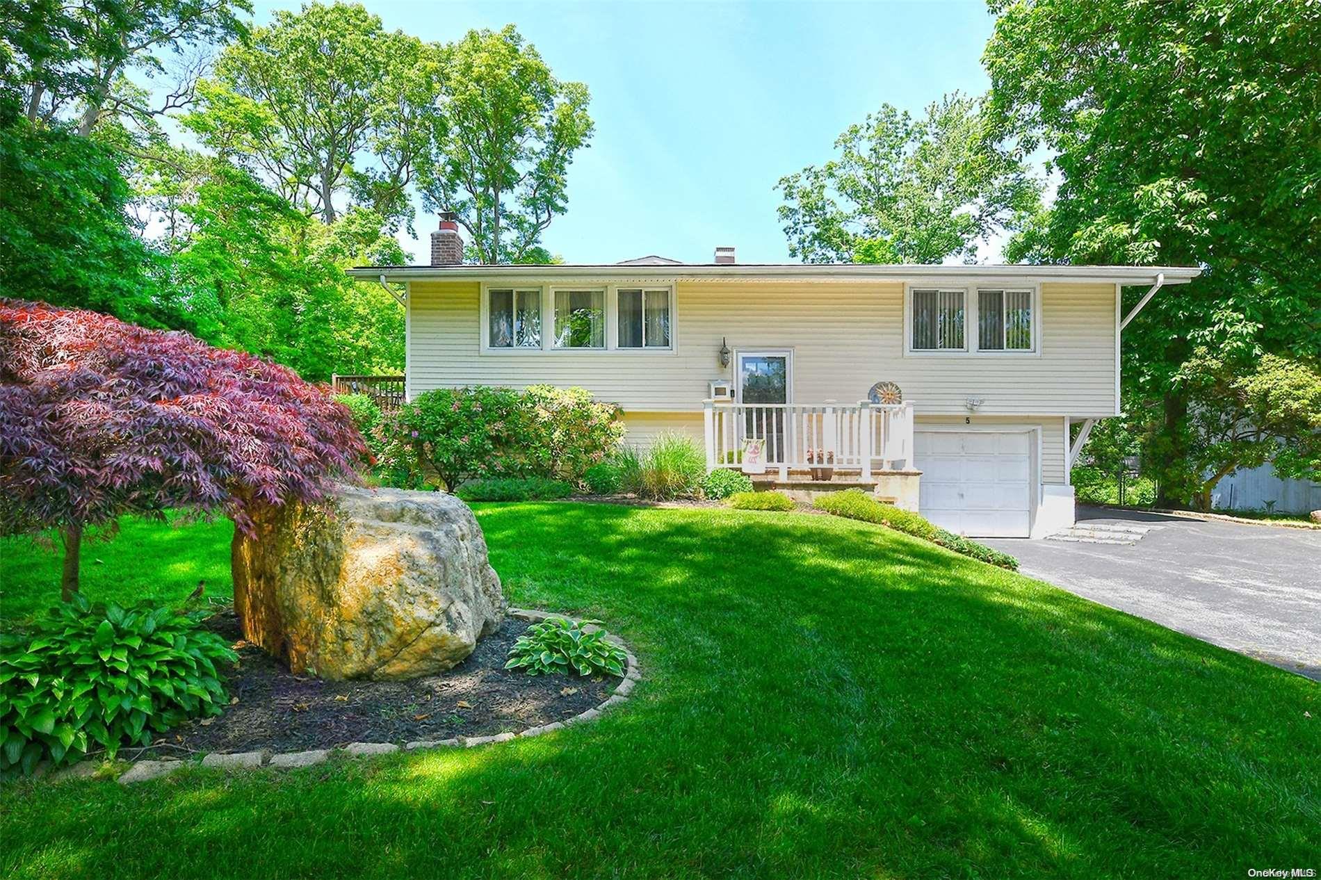5 Redleaf Lane