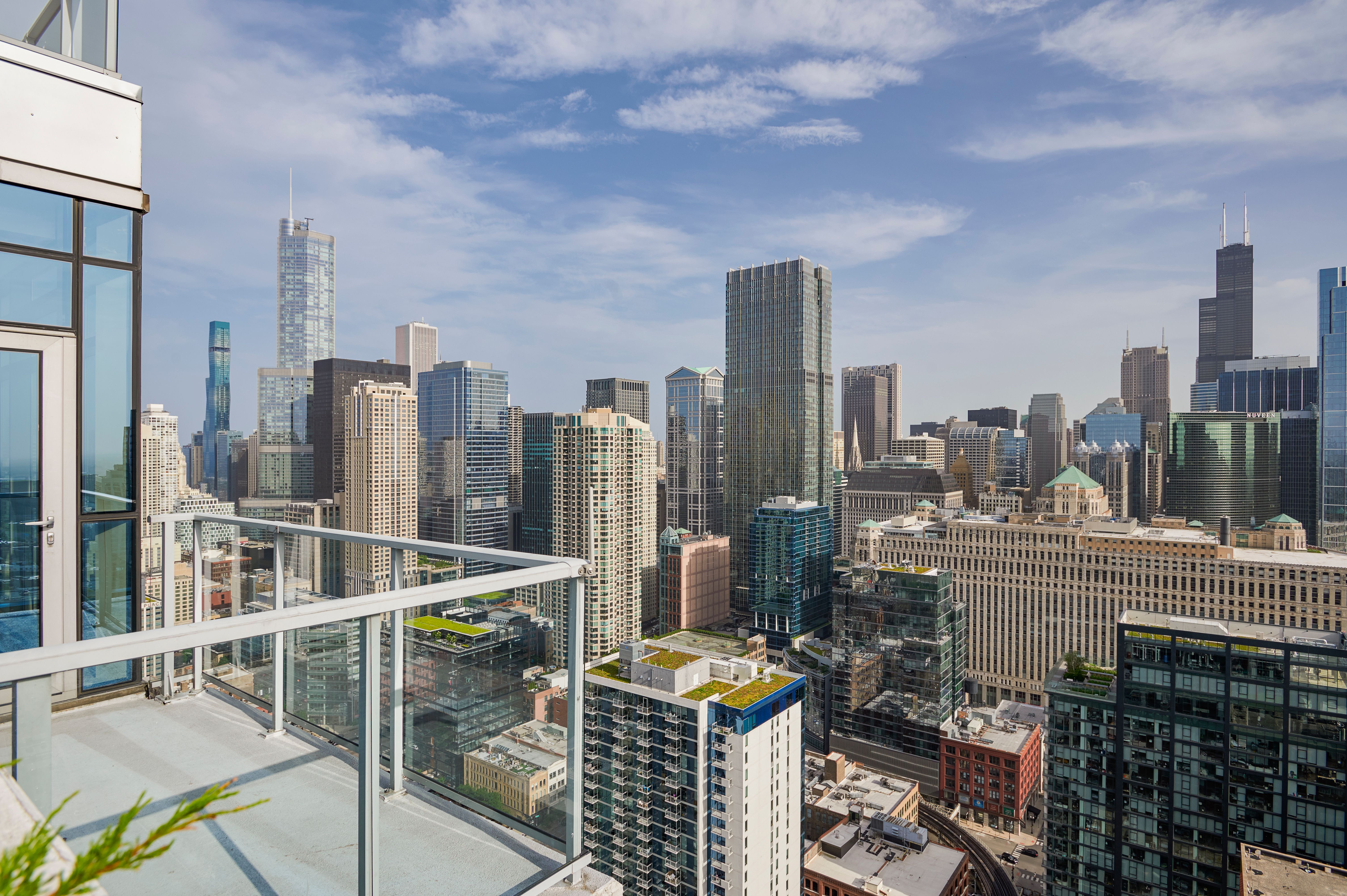 303 W Ohio 4004 