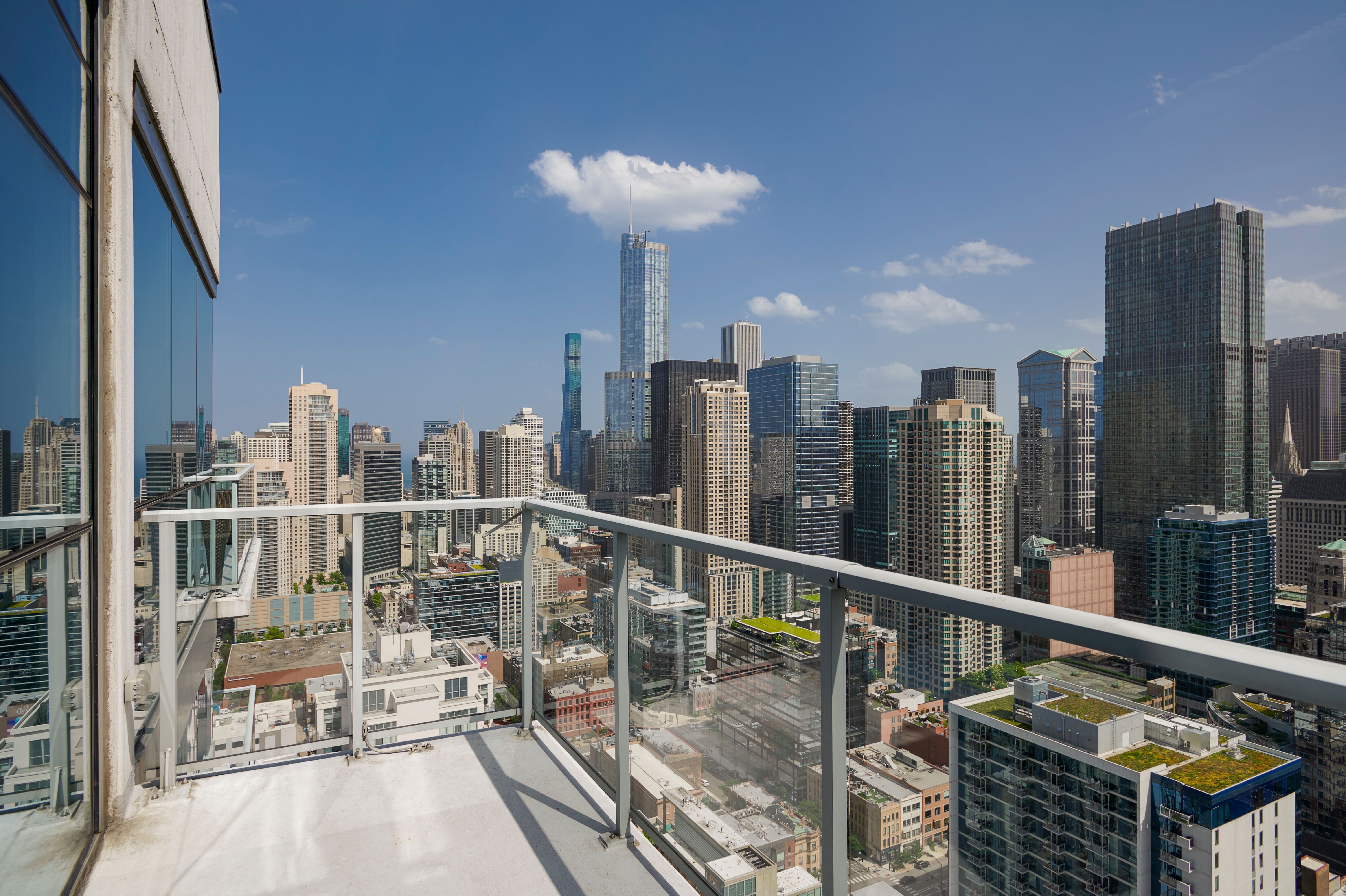 303 W Ohio 4004 