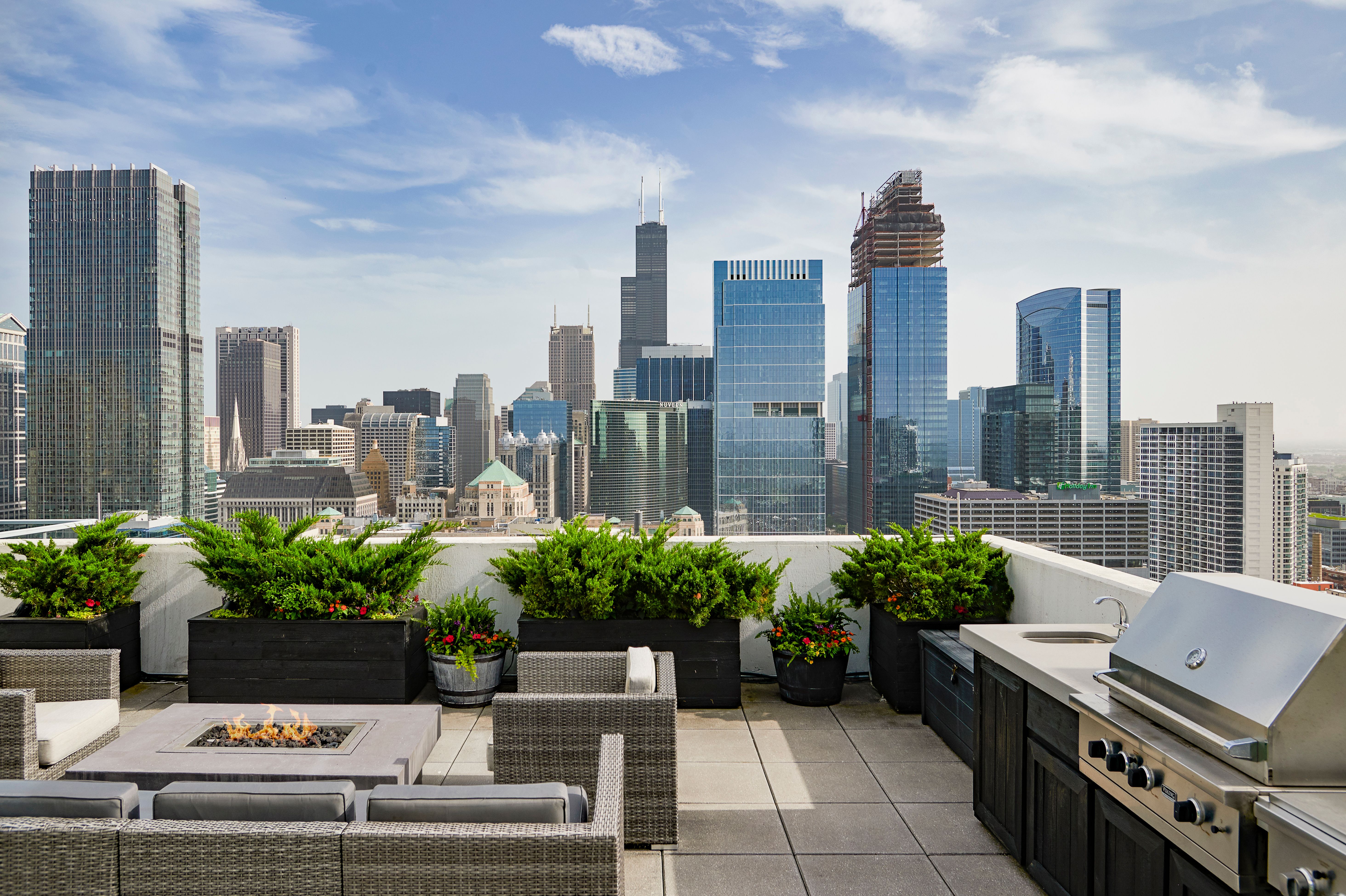 303 W Ohio 4004 