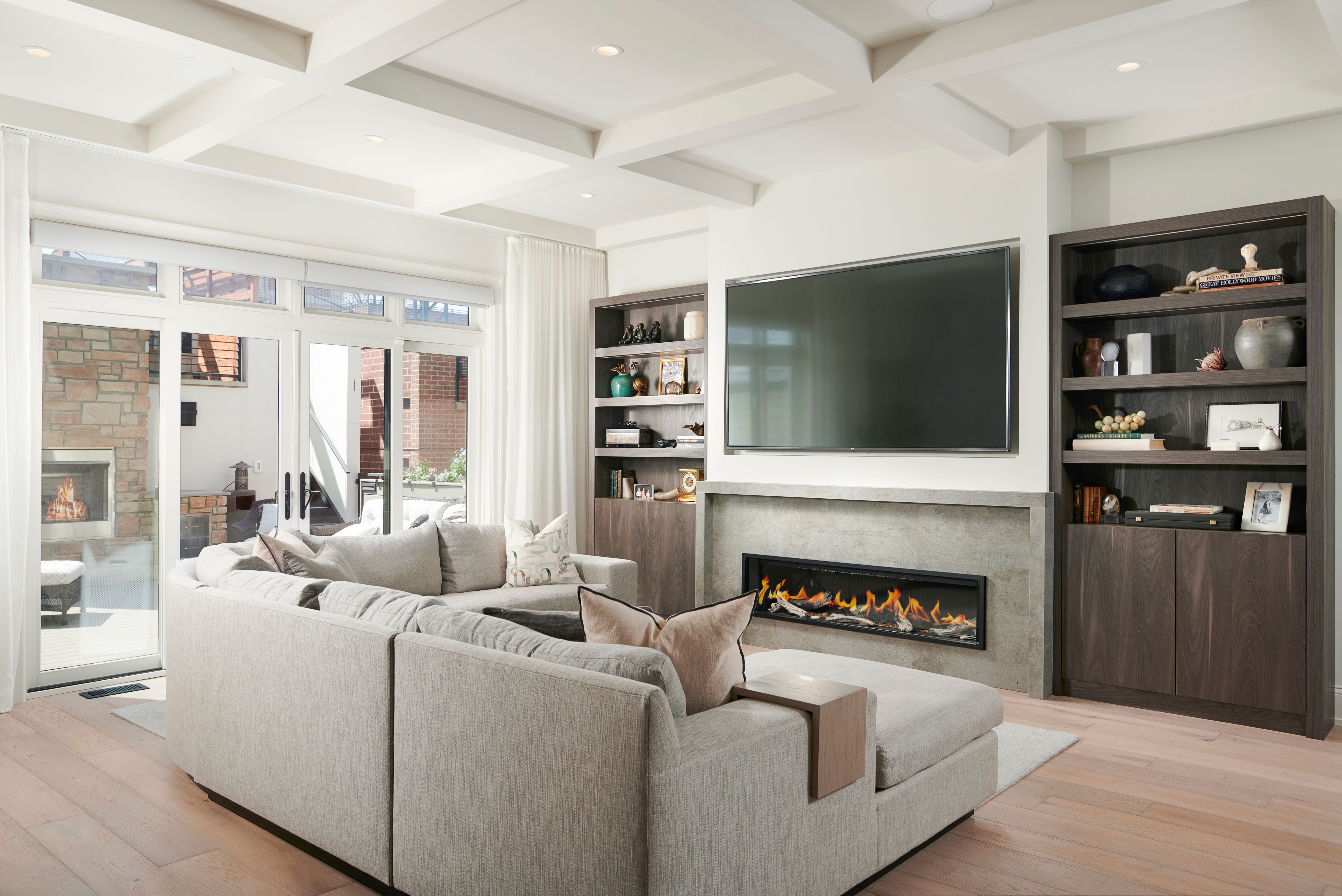 2031 W Fletcher 