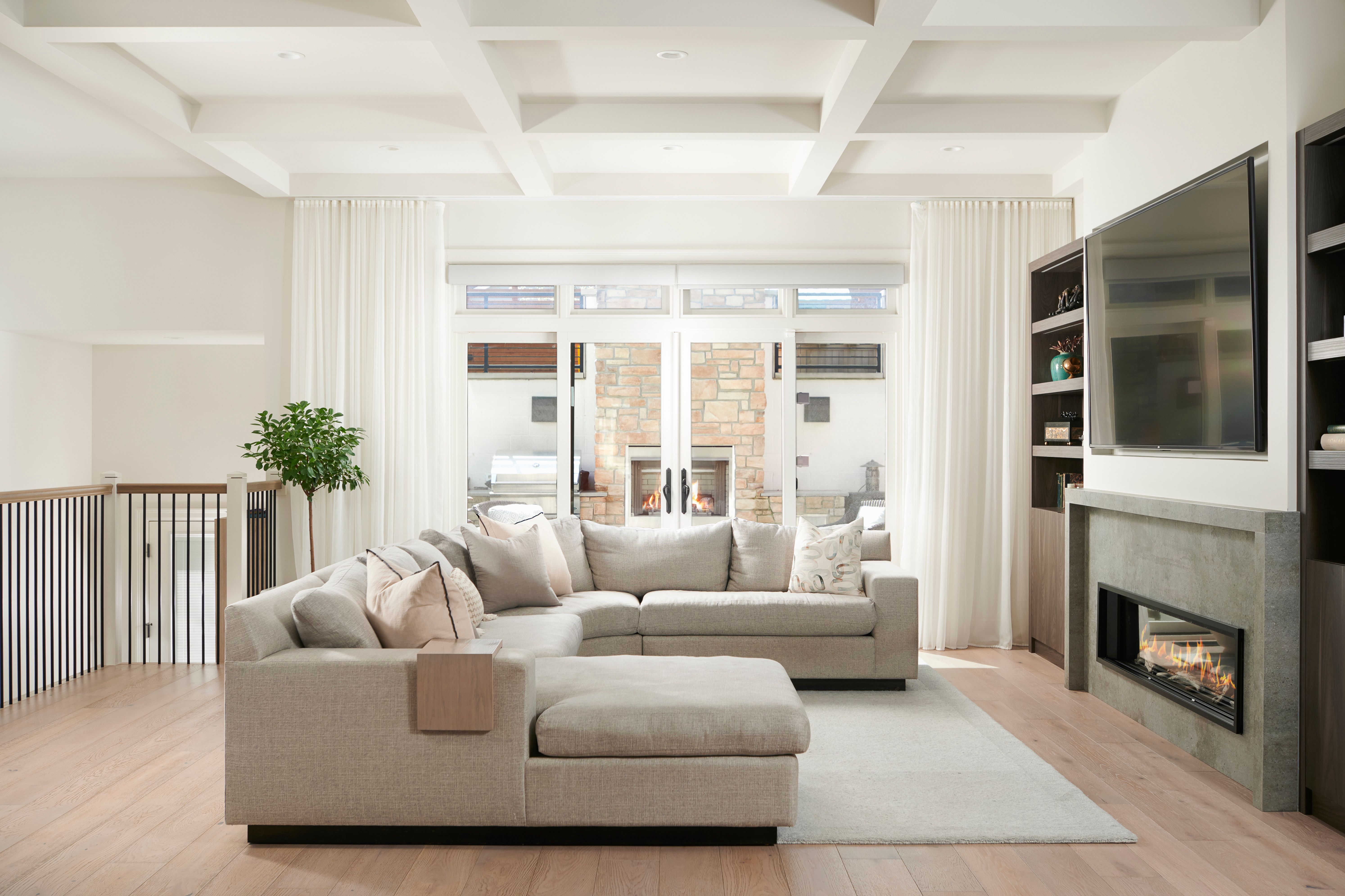 2031 W Fletcher 