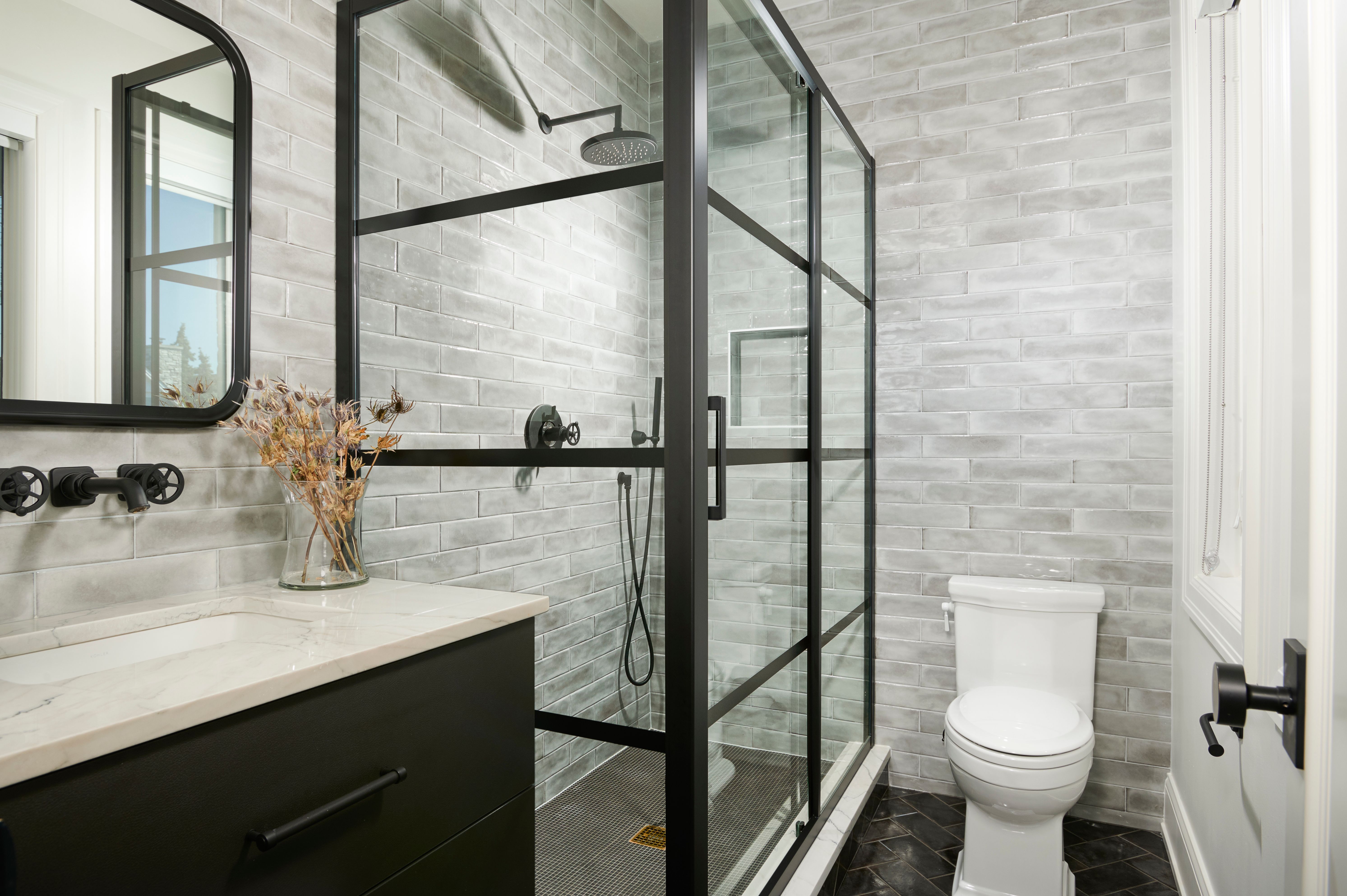 2031 W Fletcher 