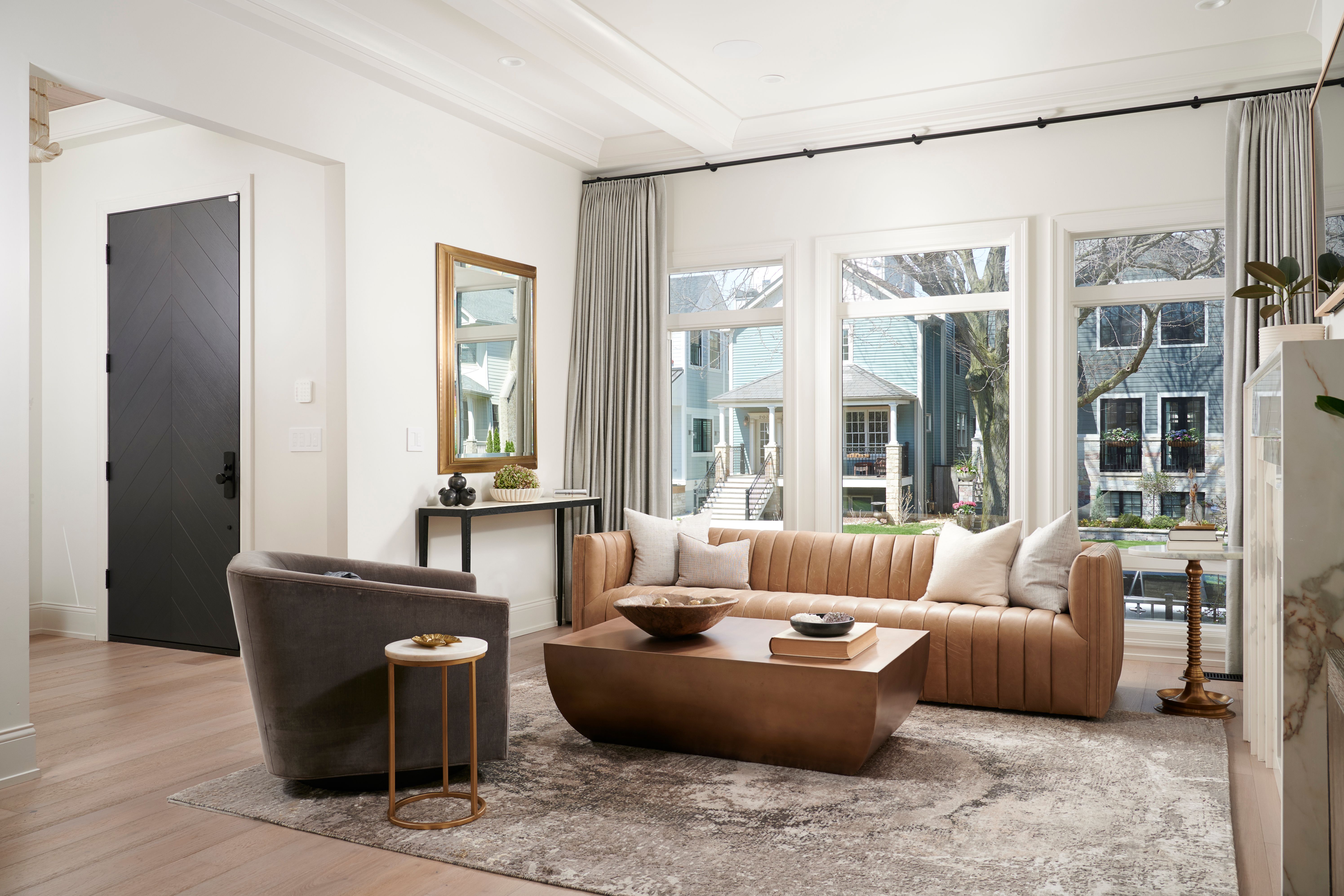 2031 W Fletcher 
