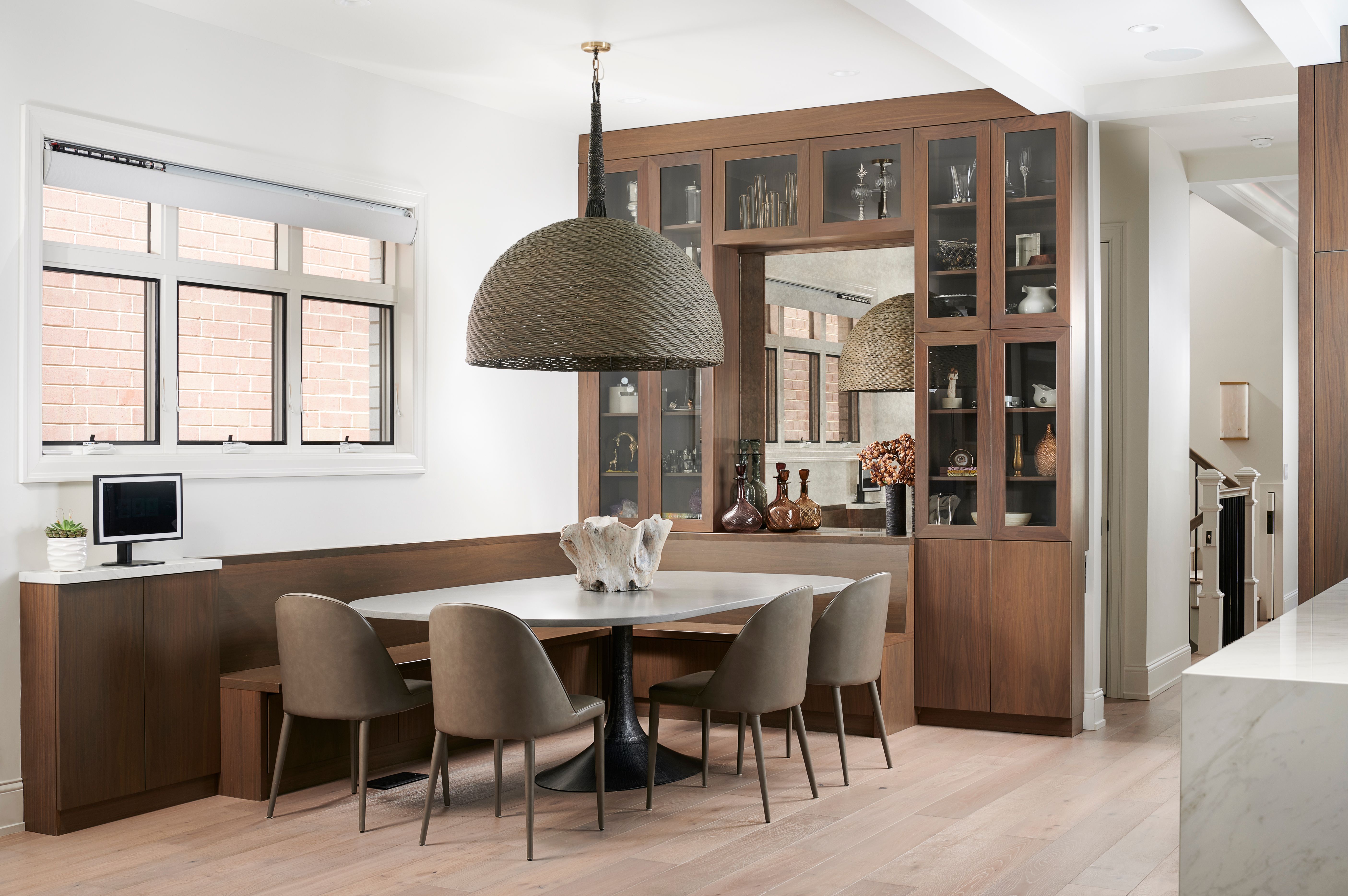 2031 W Fletcher 