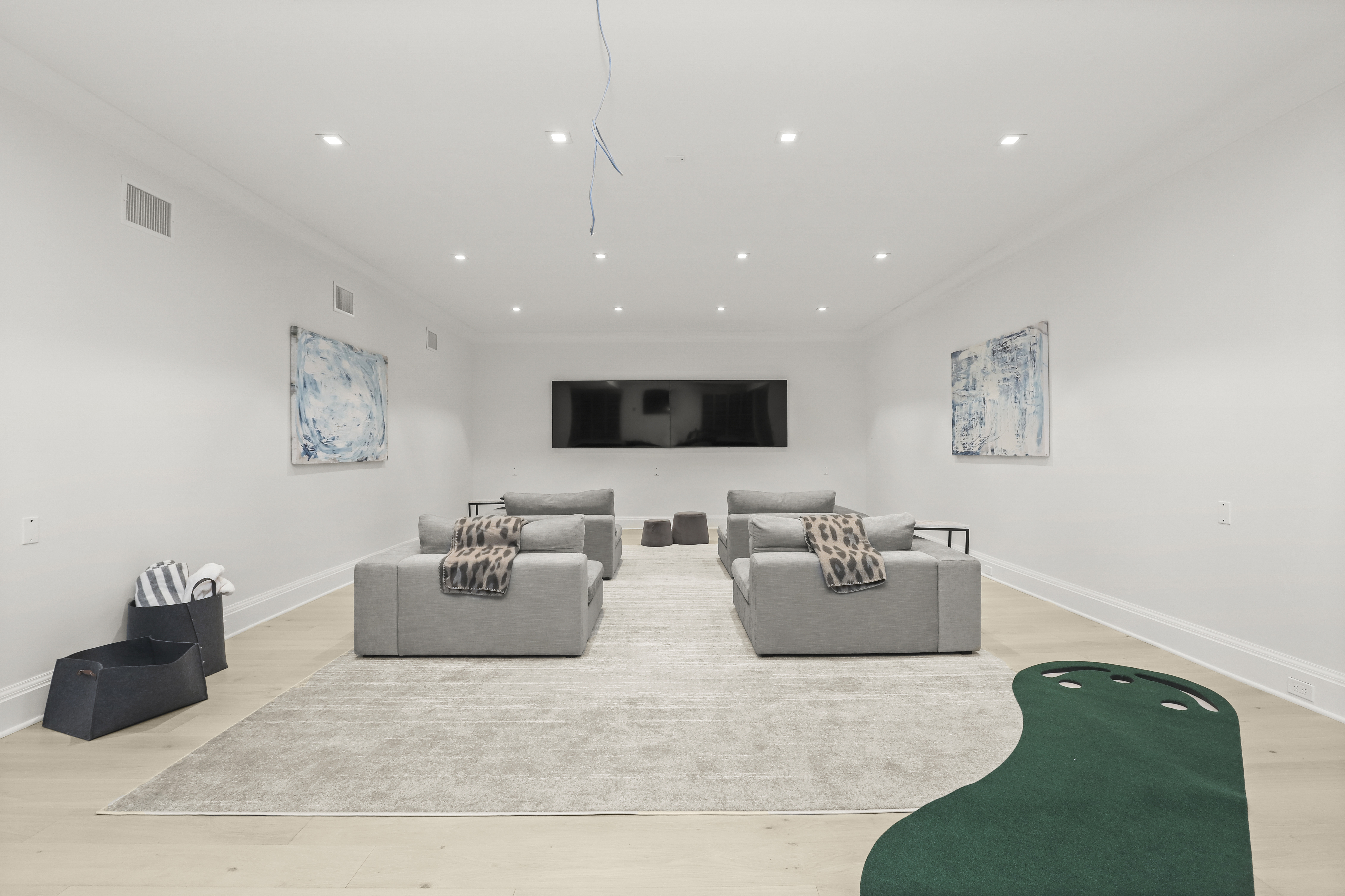 32 Meadowcroft Lane