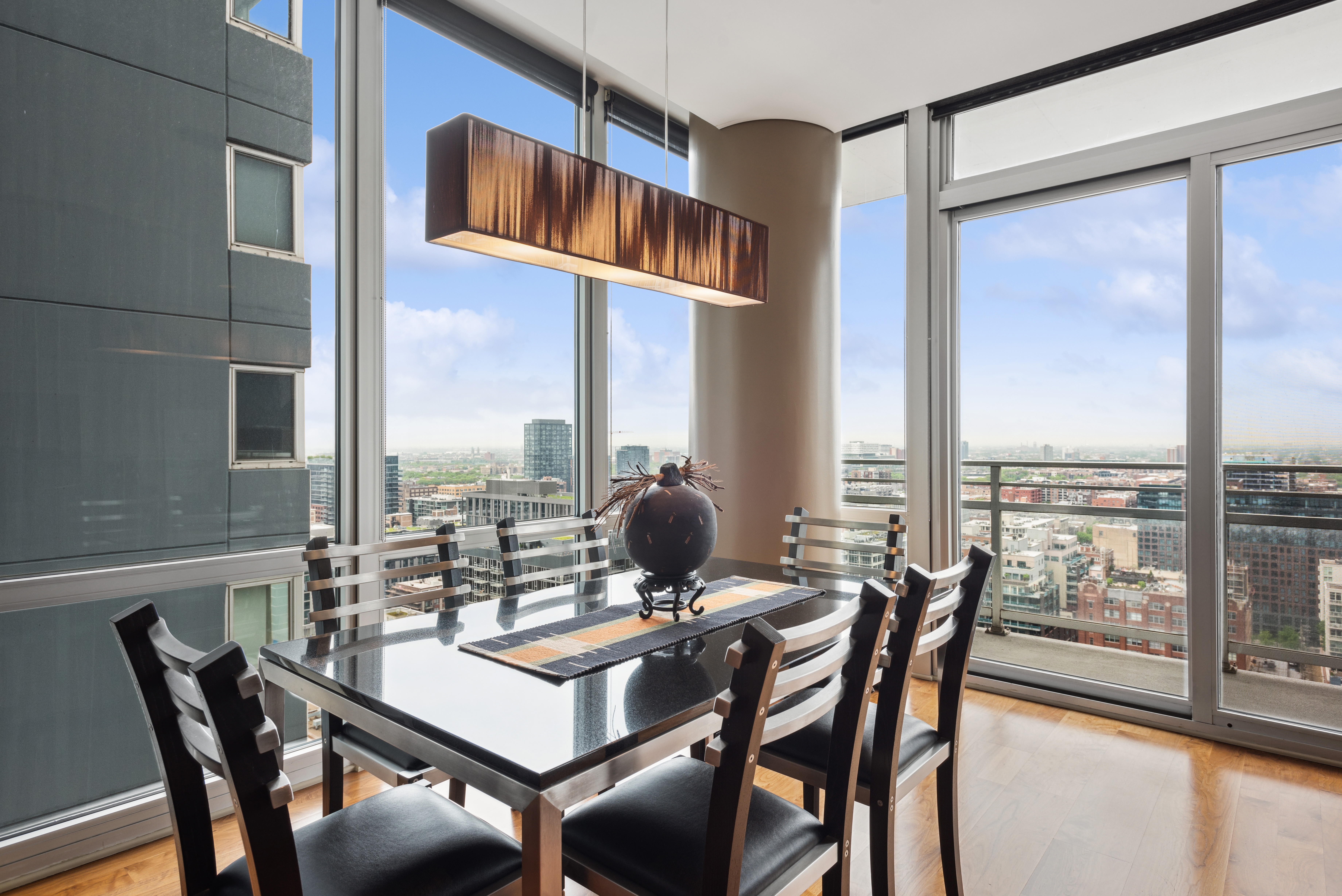 737 W Washington 2310 
