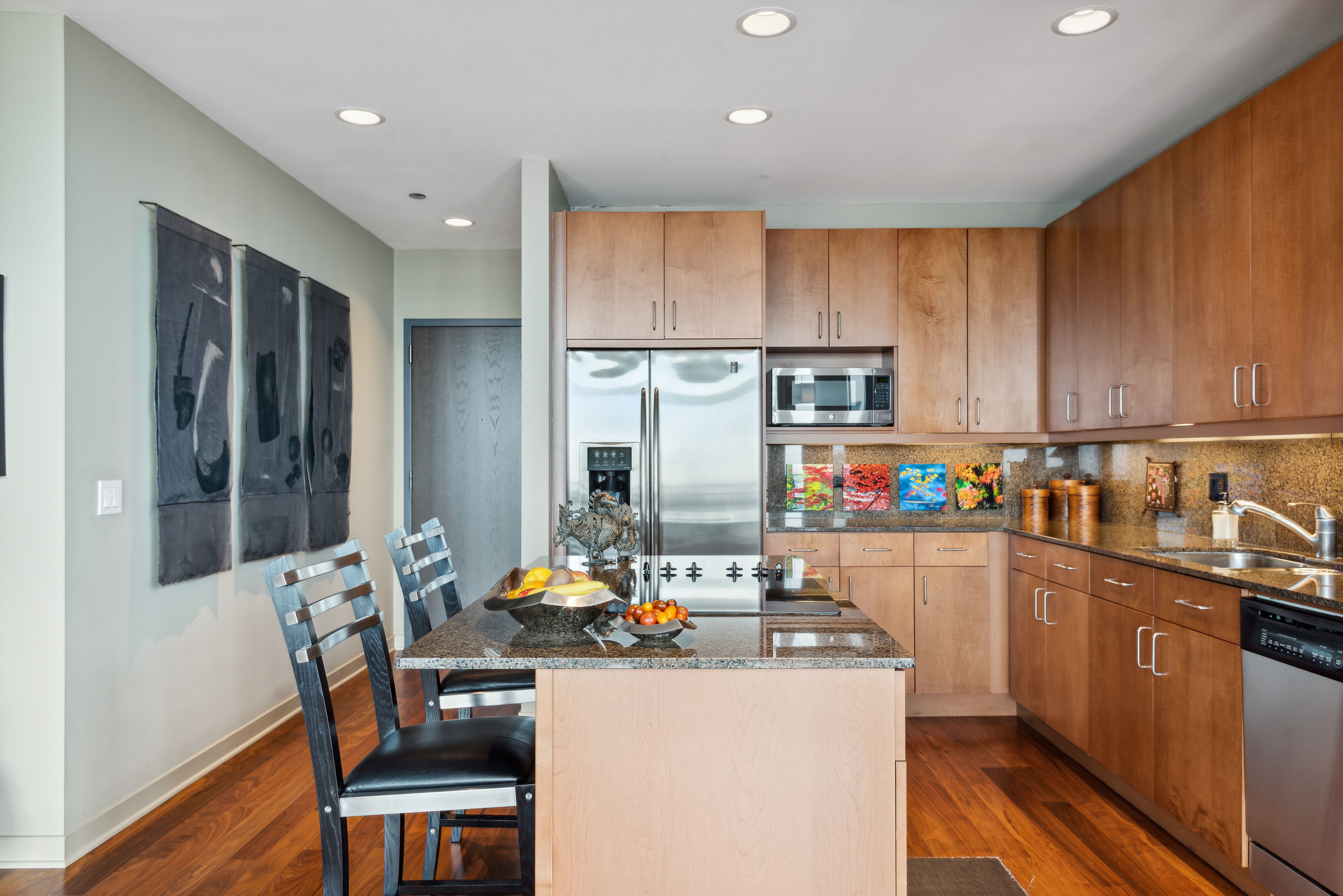 737 W Washington 2310 