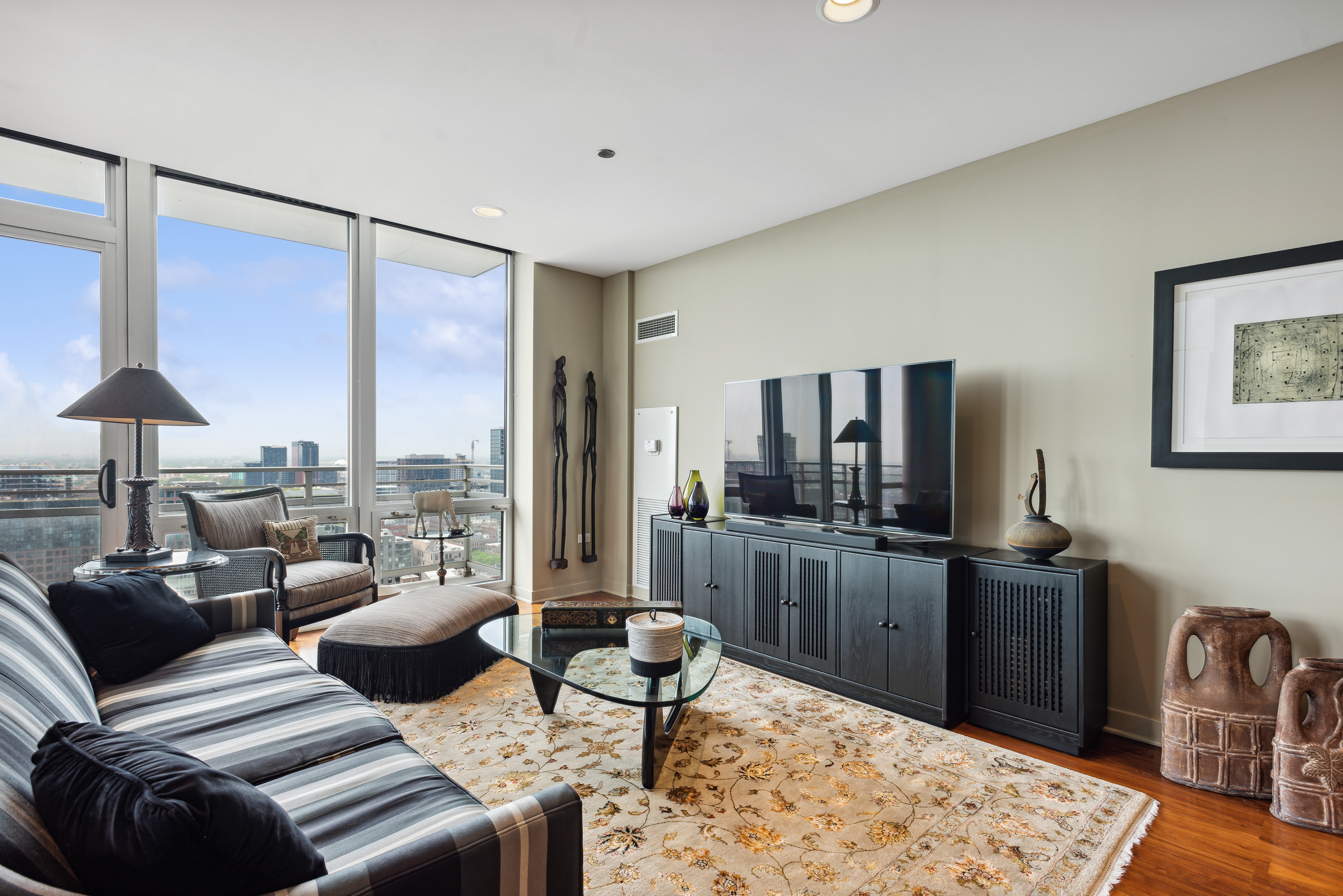 737 W Washington 2310 