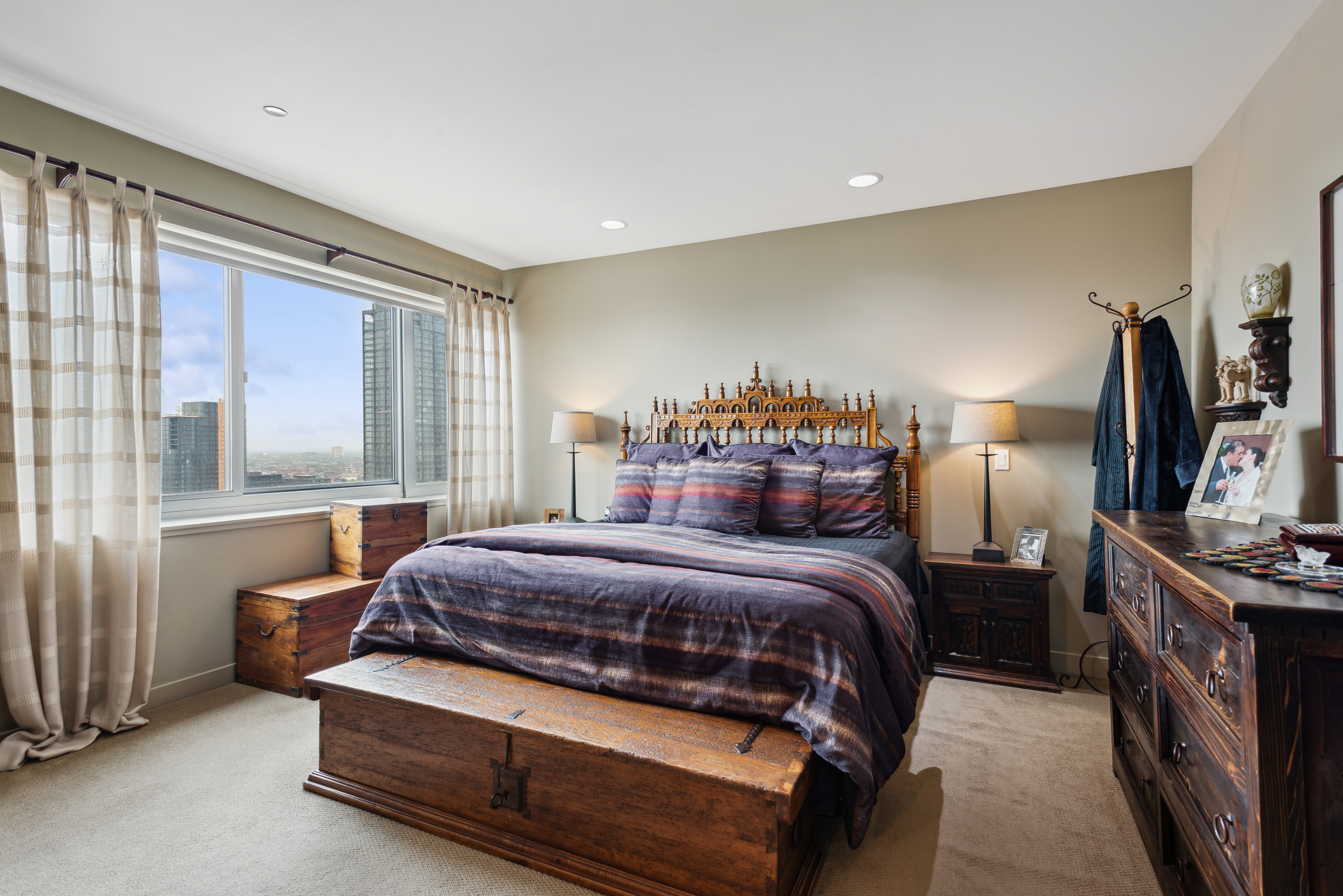 737 W Washington 2310 