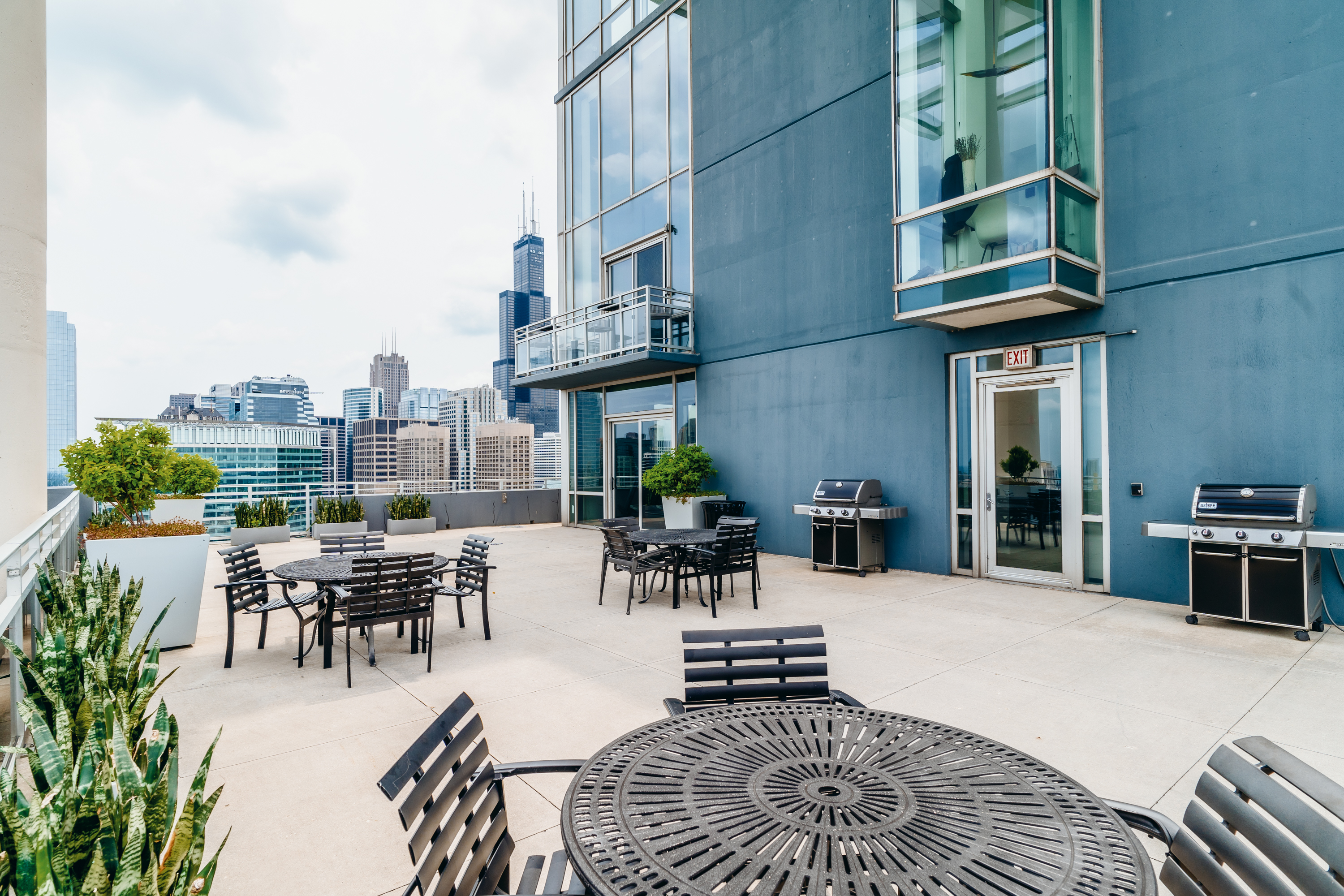 737 W Washington 2310 