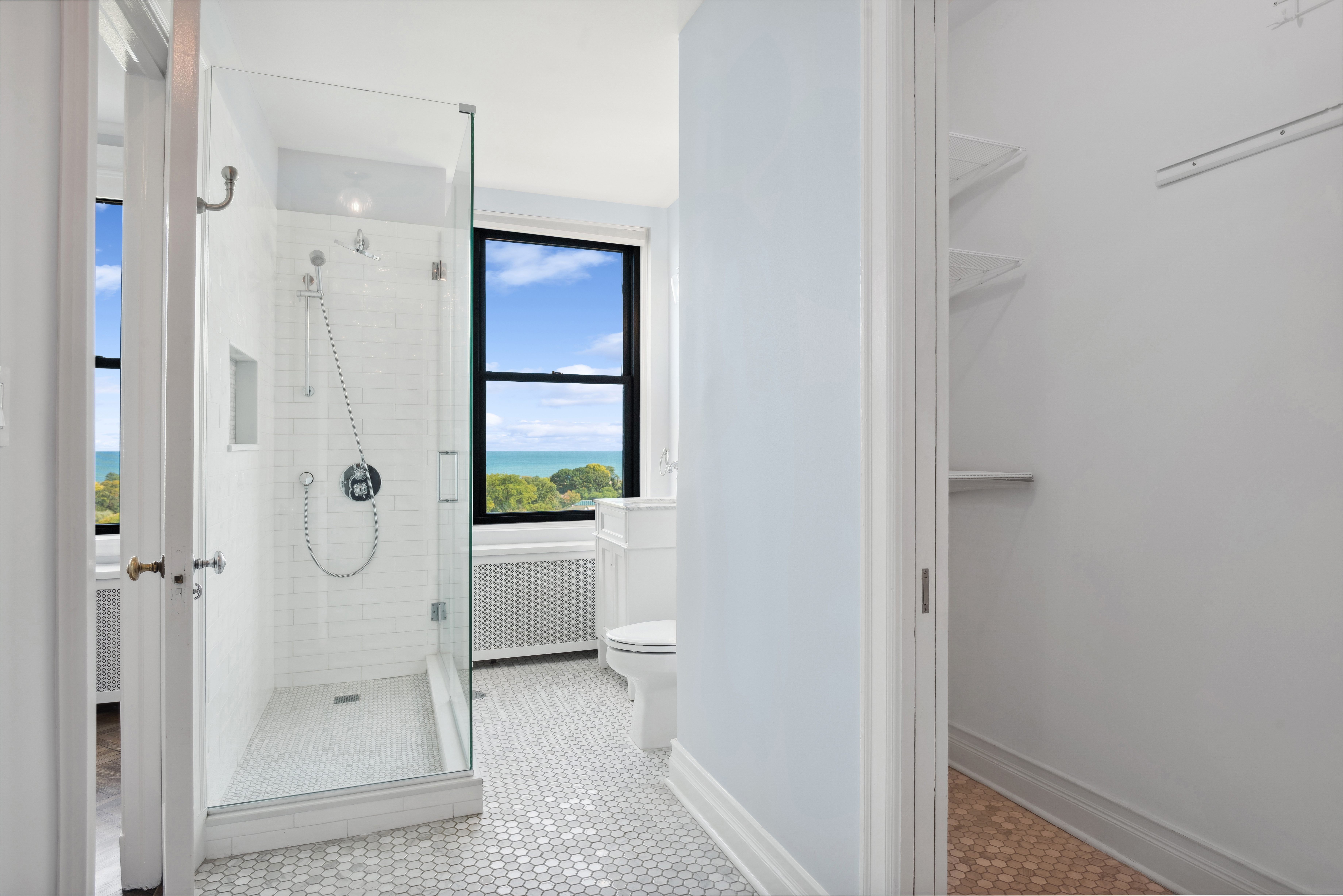 2000 N Lincoln Park West 912 