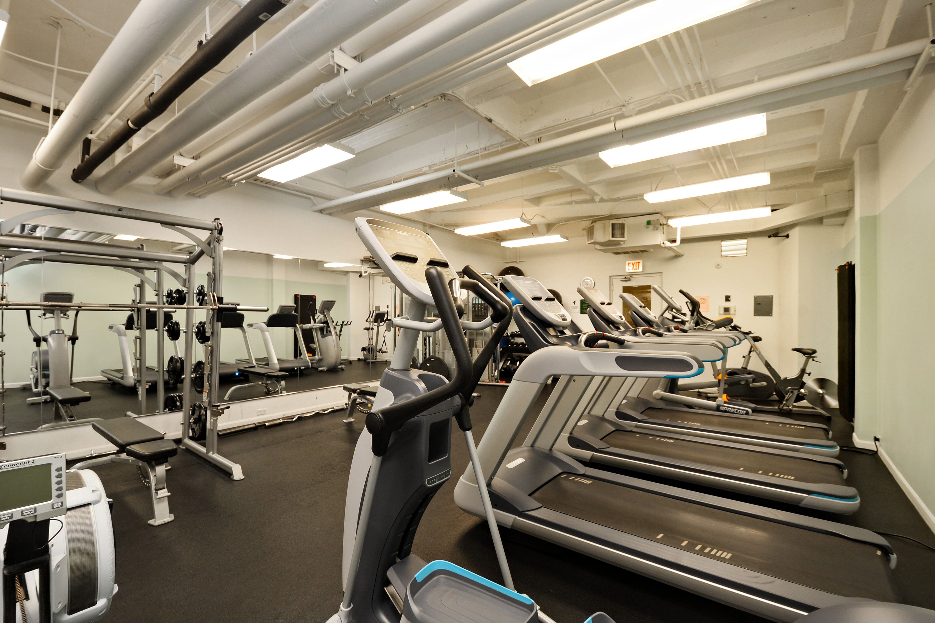 2000 N Lincoln Park West 912 
