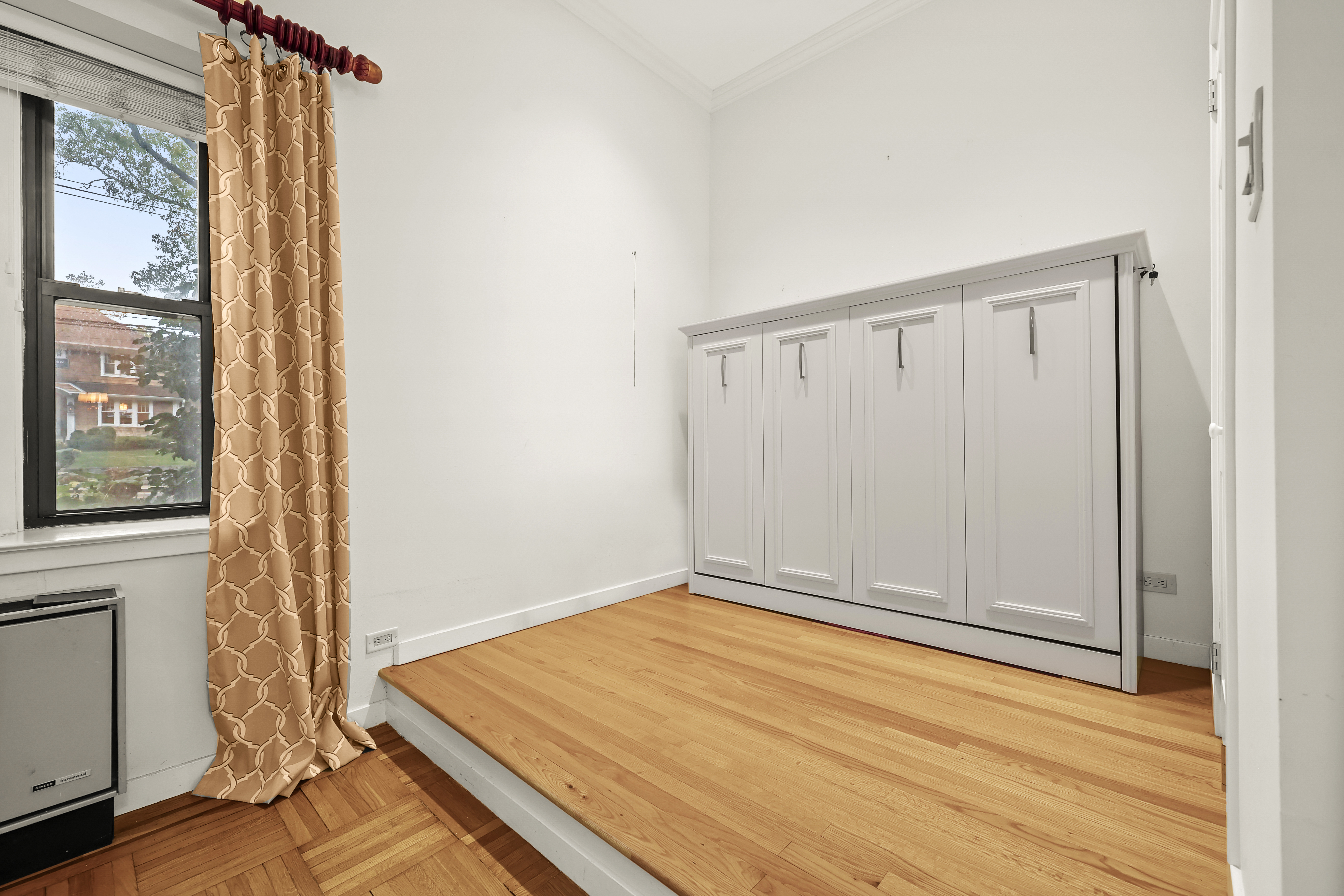 40 W Elm Street 1F