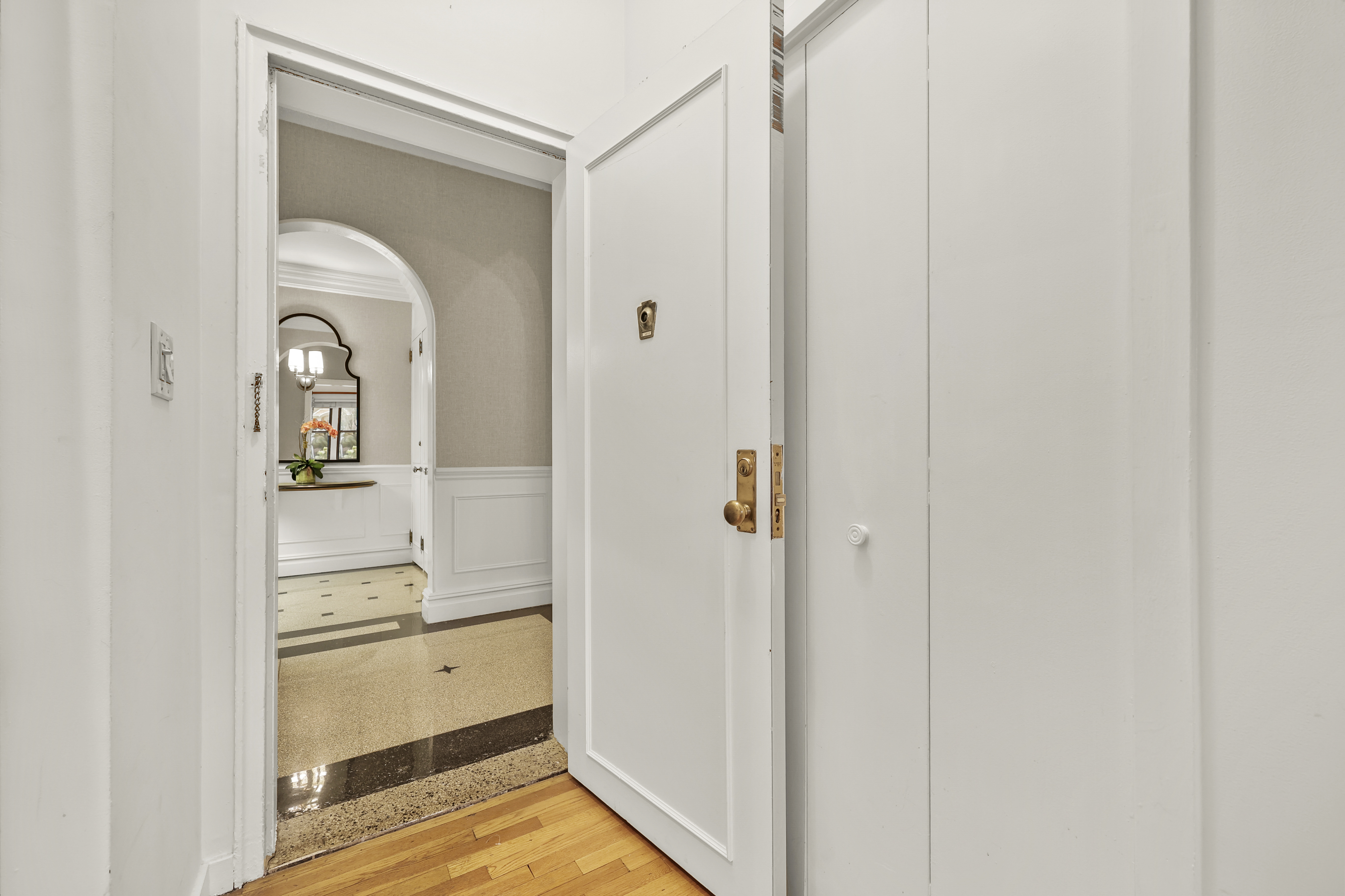 40 W Elm Street 1F