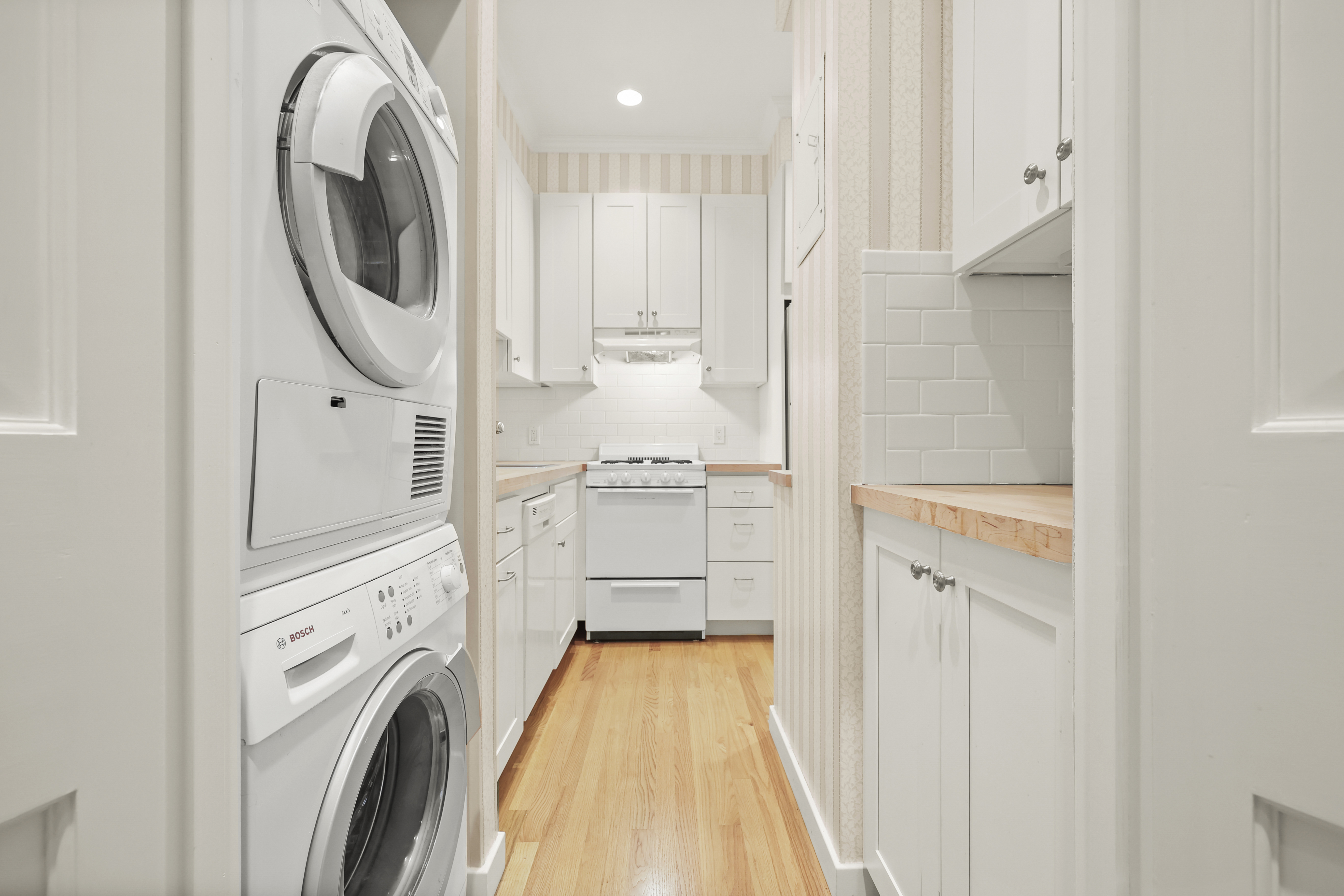40 W Elm Street 1F