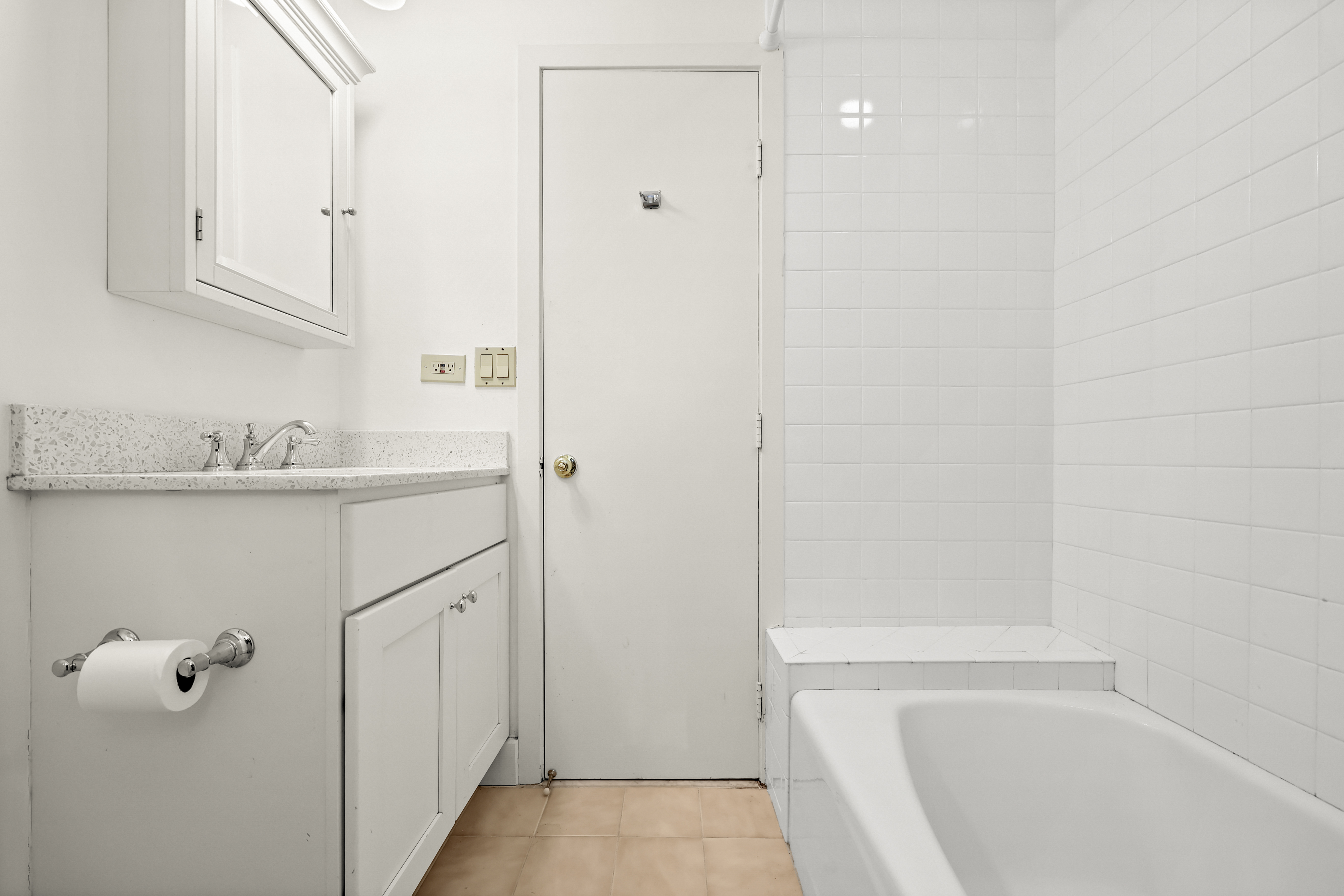 40 W Elm Street 1F