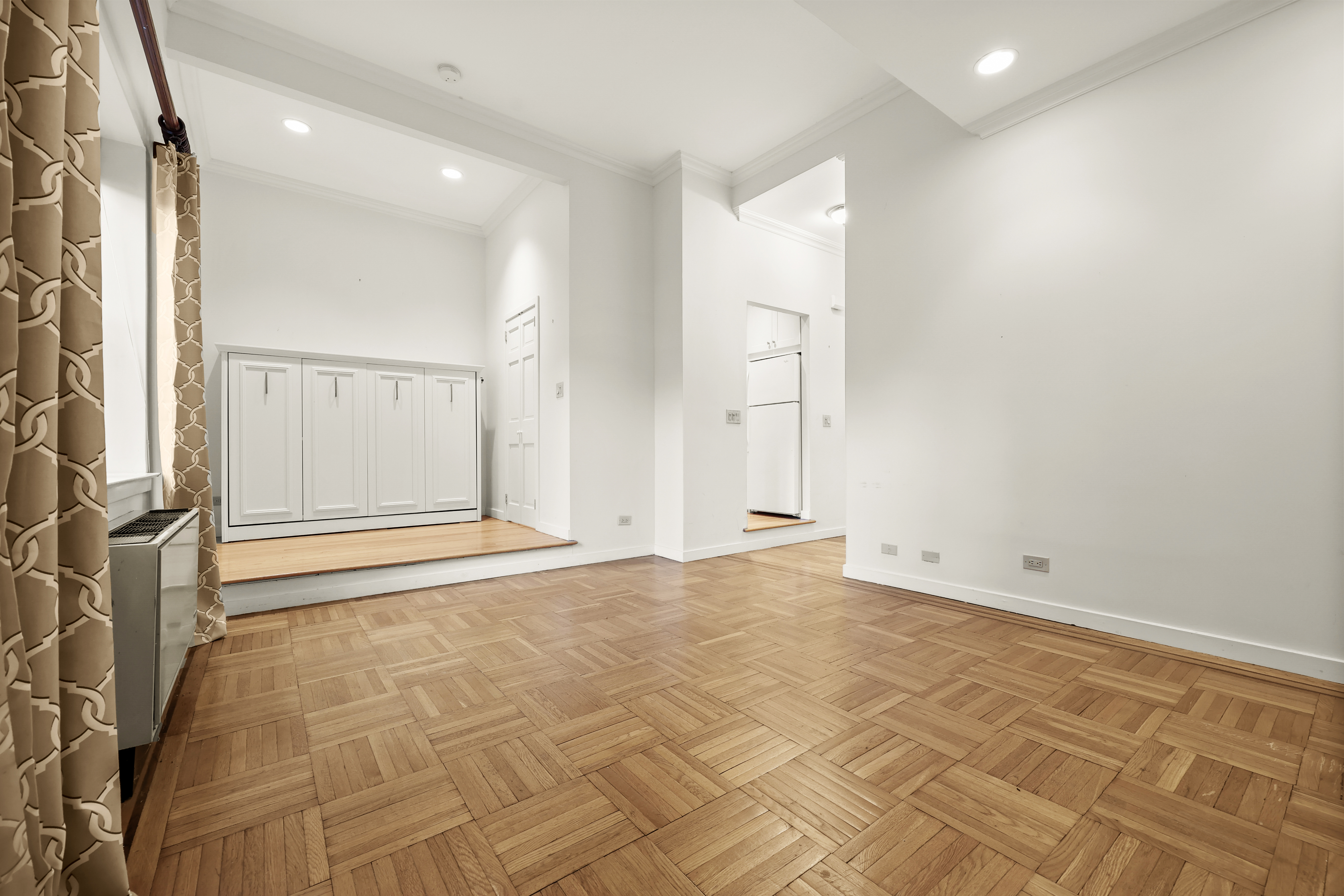40 W Elm Street 1F