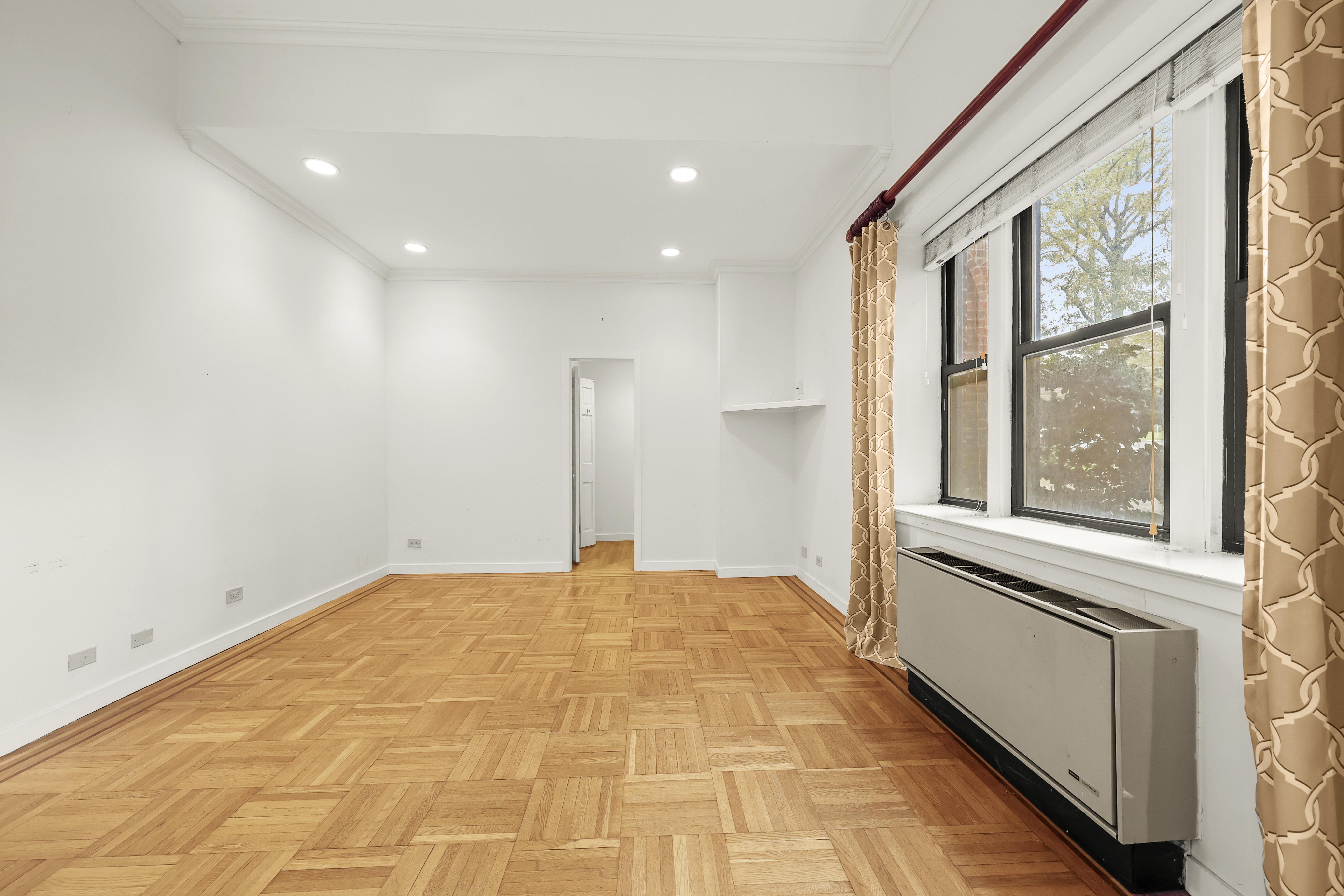 40 W Elm Street 1F