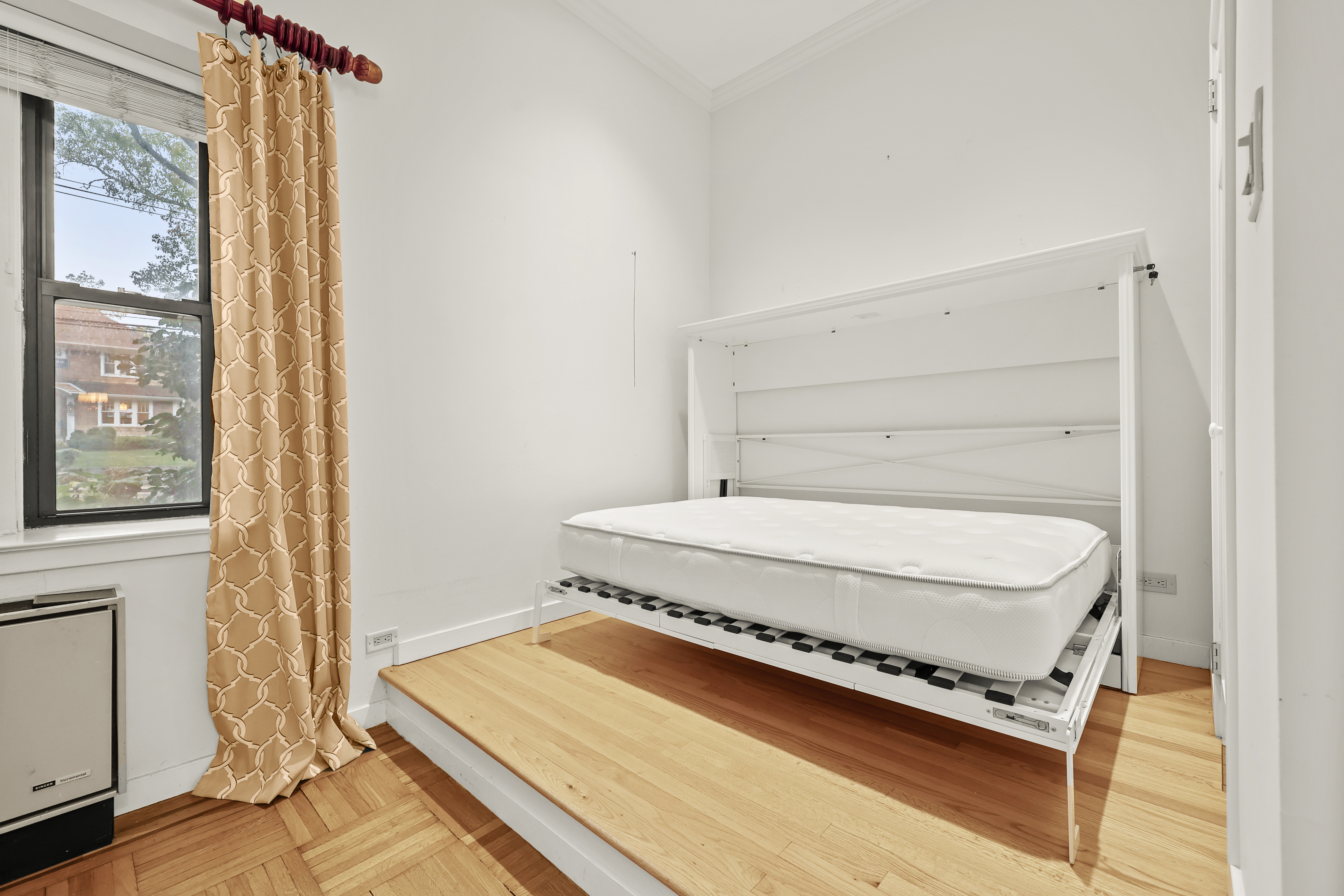40 W Elm Street 1F
