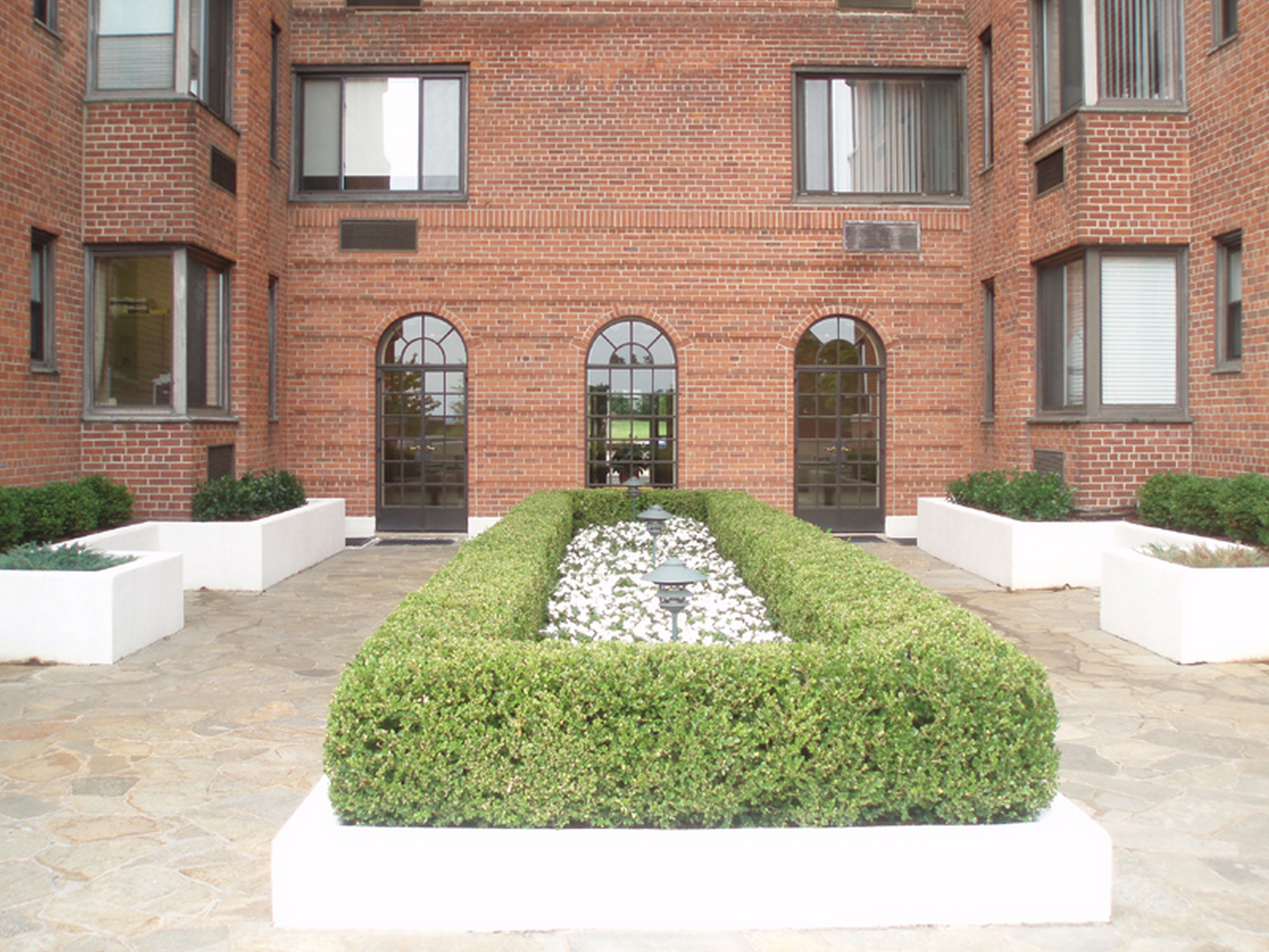 40 W Elm Street 1F