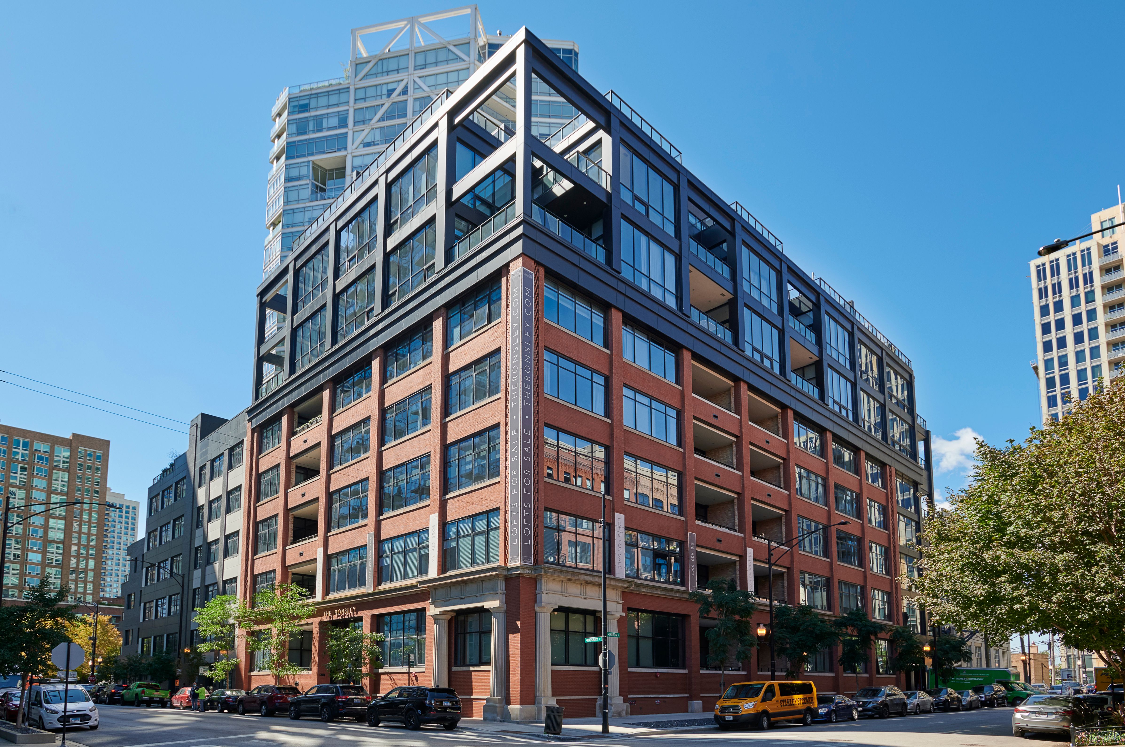 676 N Kingsbury 404 