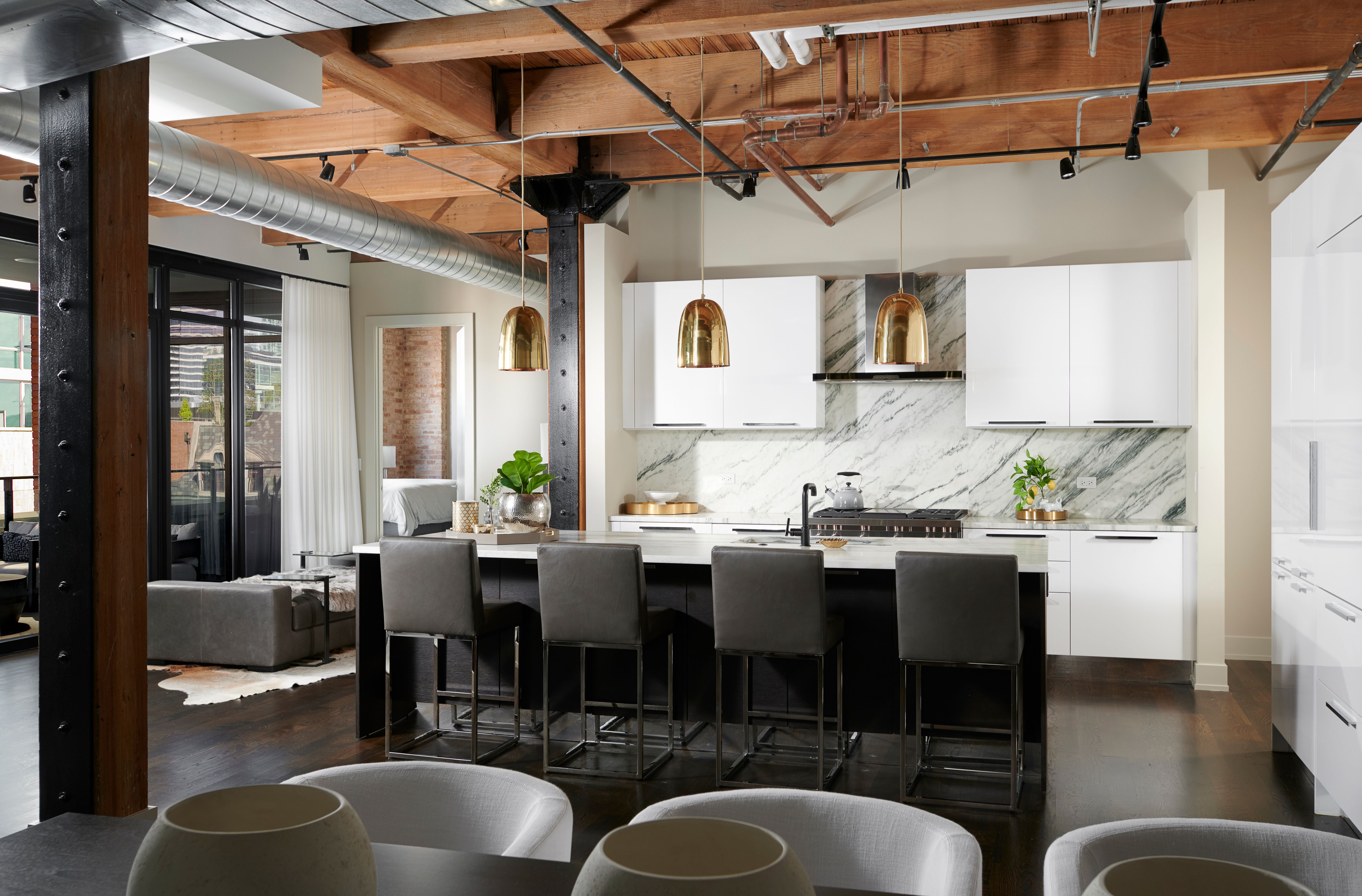 676 N Kingsbury 404 