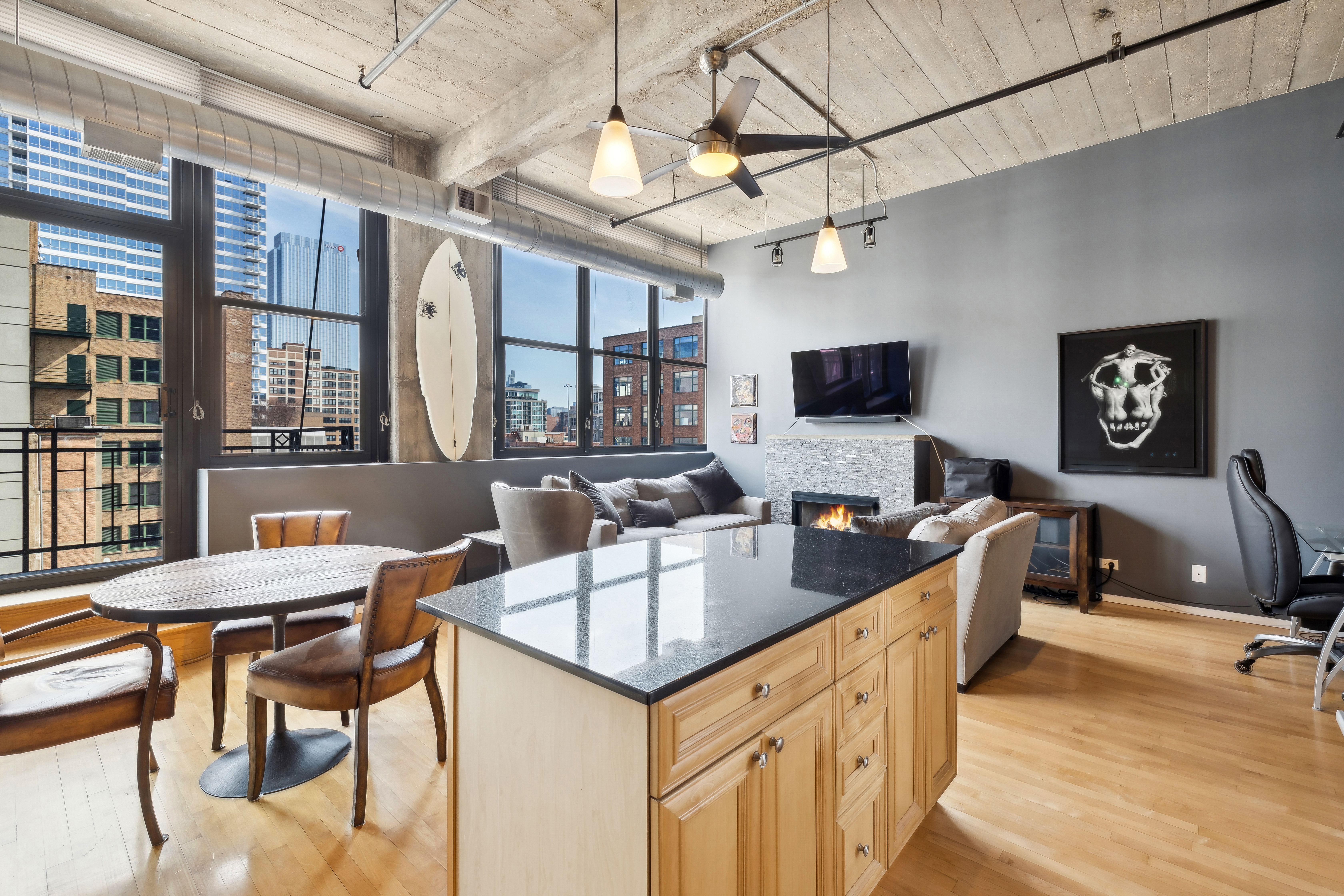 843 W Adams 606 