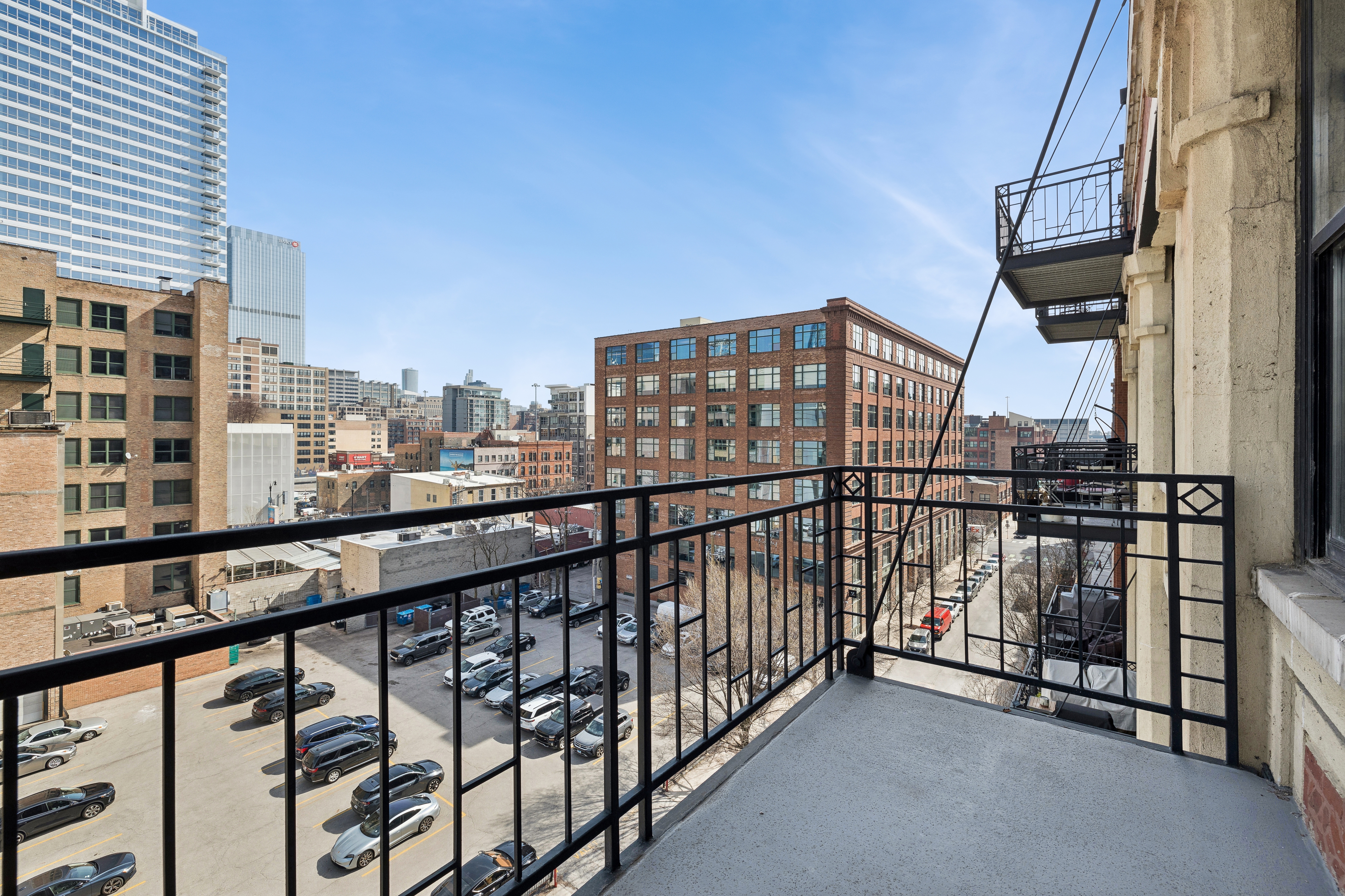 843 W Adams 606 