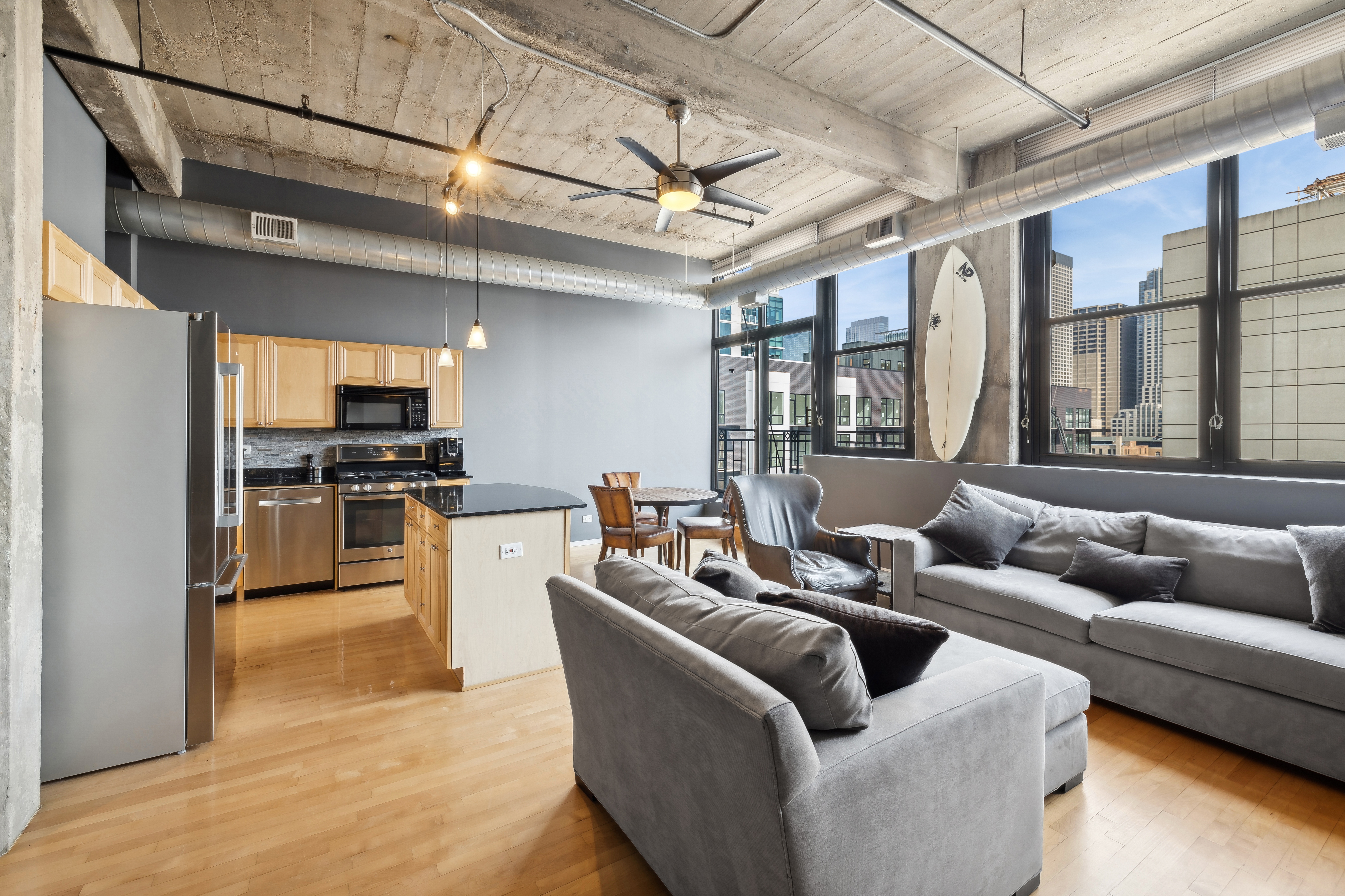 843 W Adams 606 