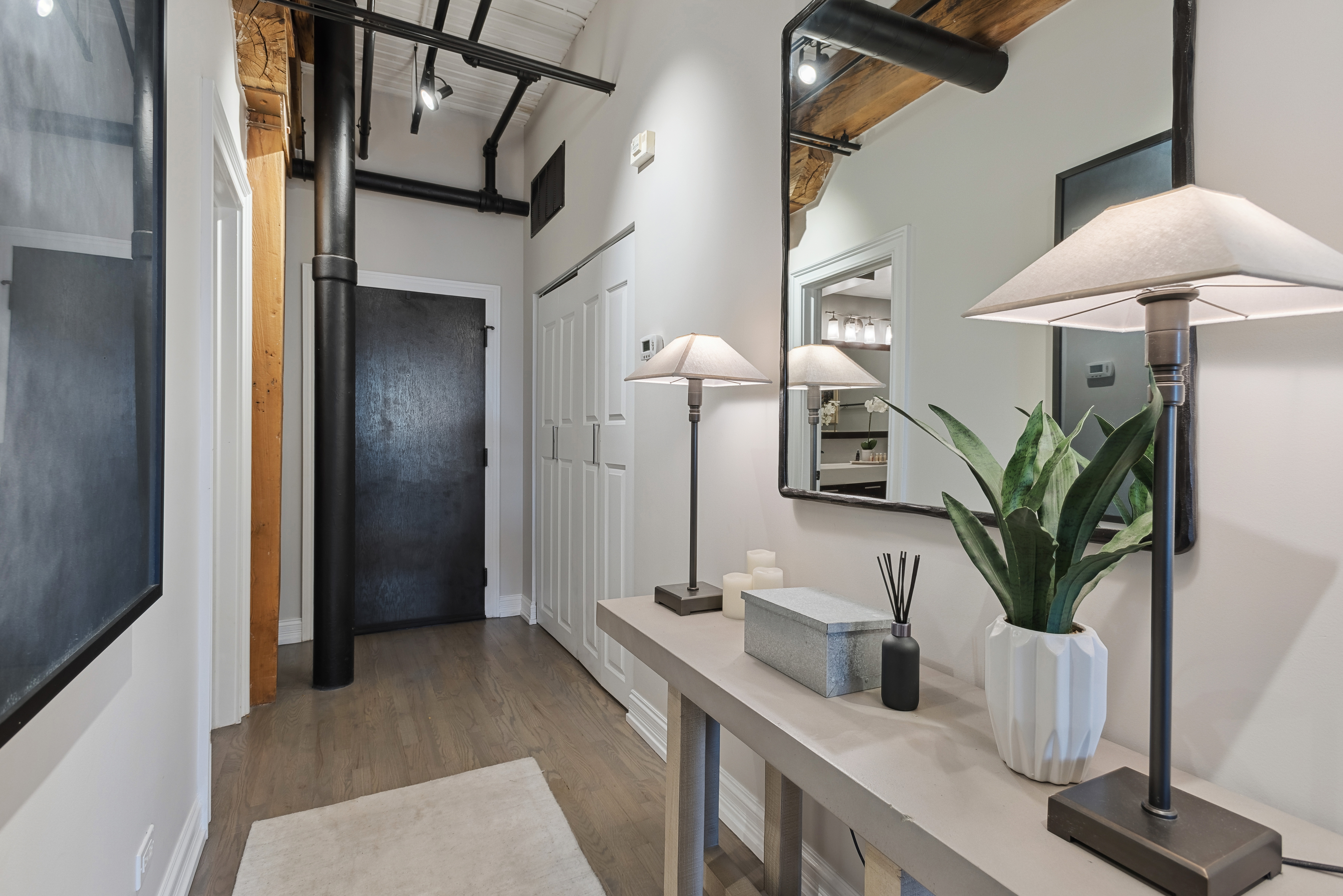550 N Kingsbury 504-604 
