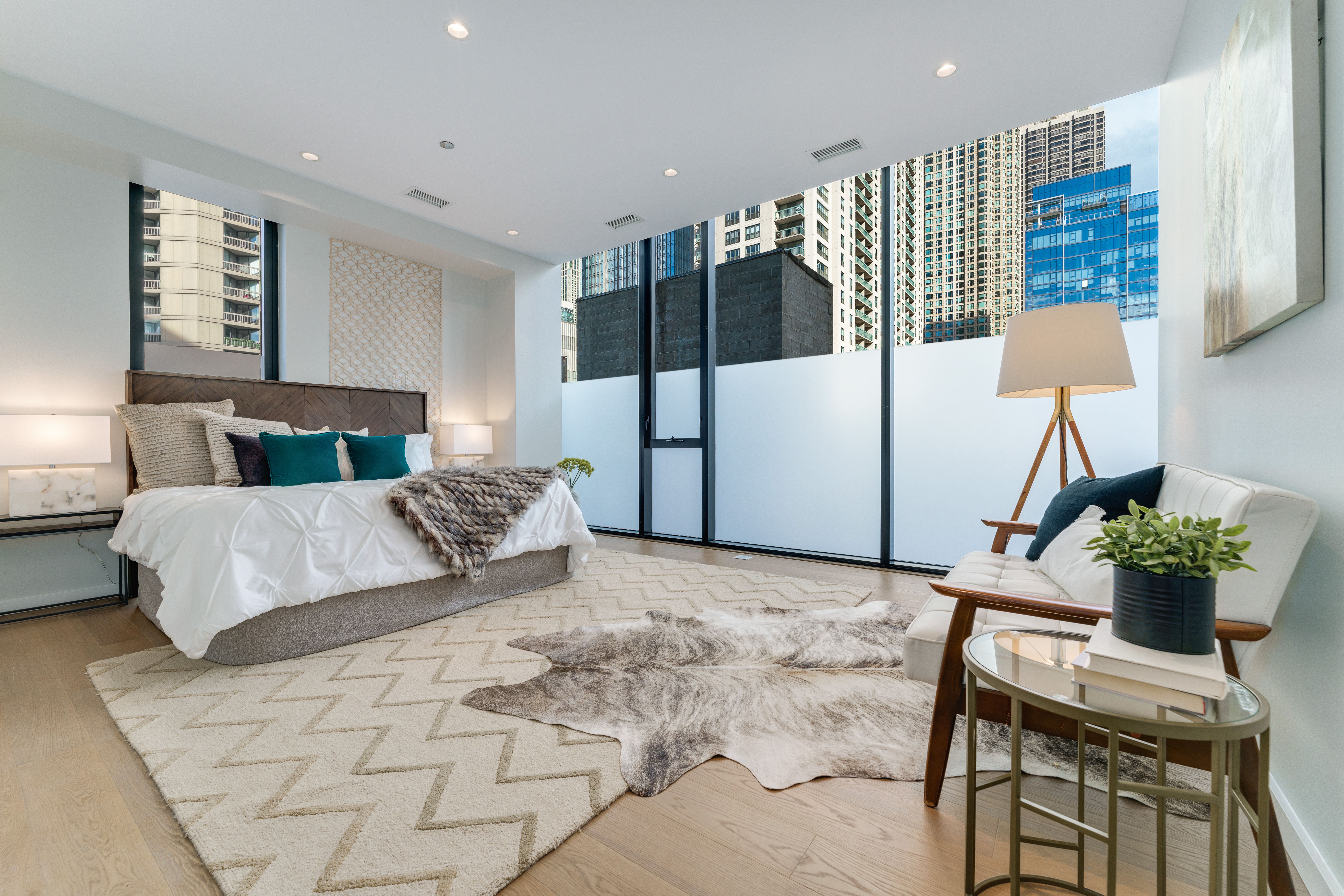 56 W Huron 10 