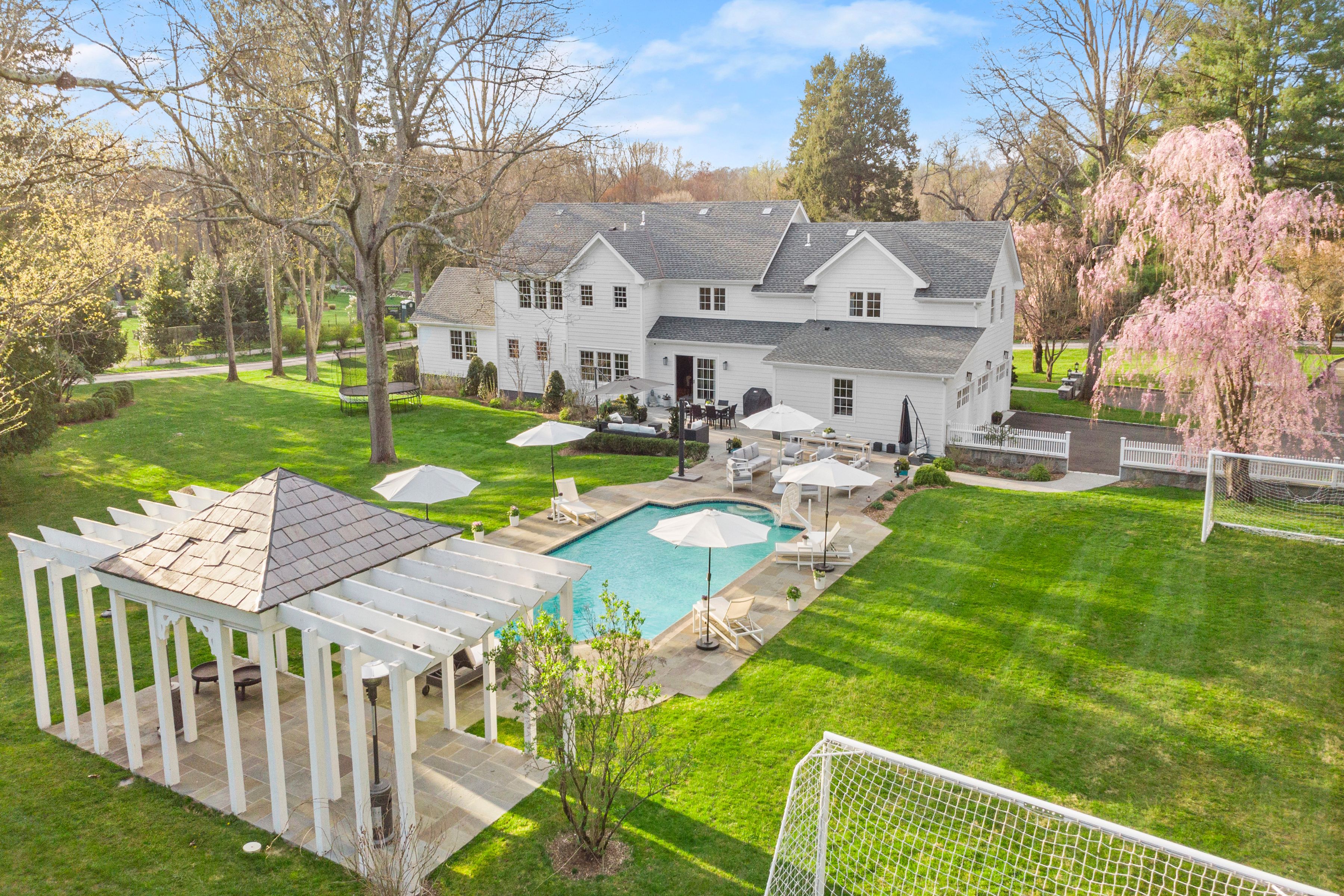 282 Round Hill Road