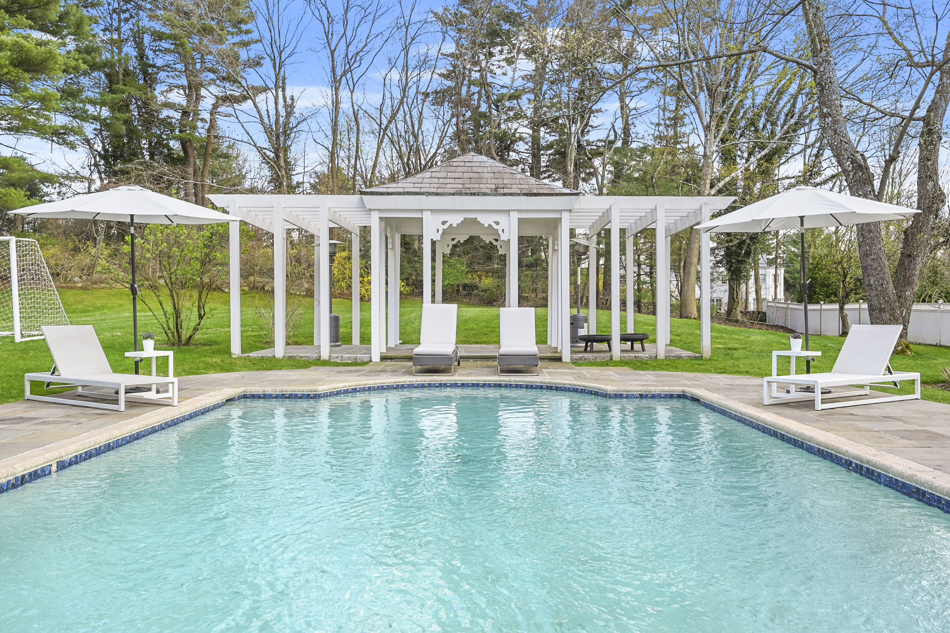 282 Round Hill Road