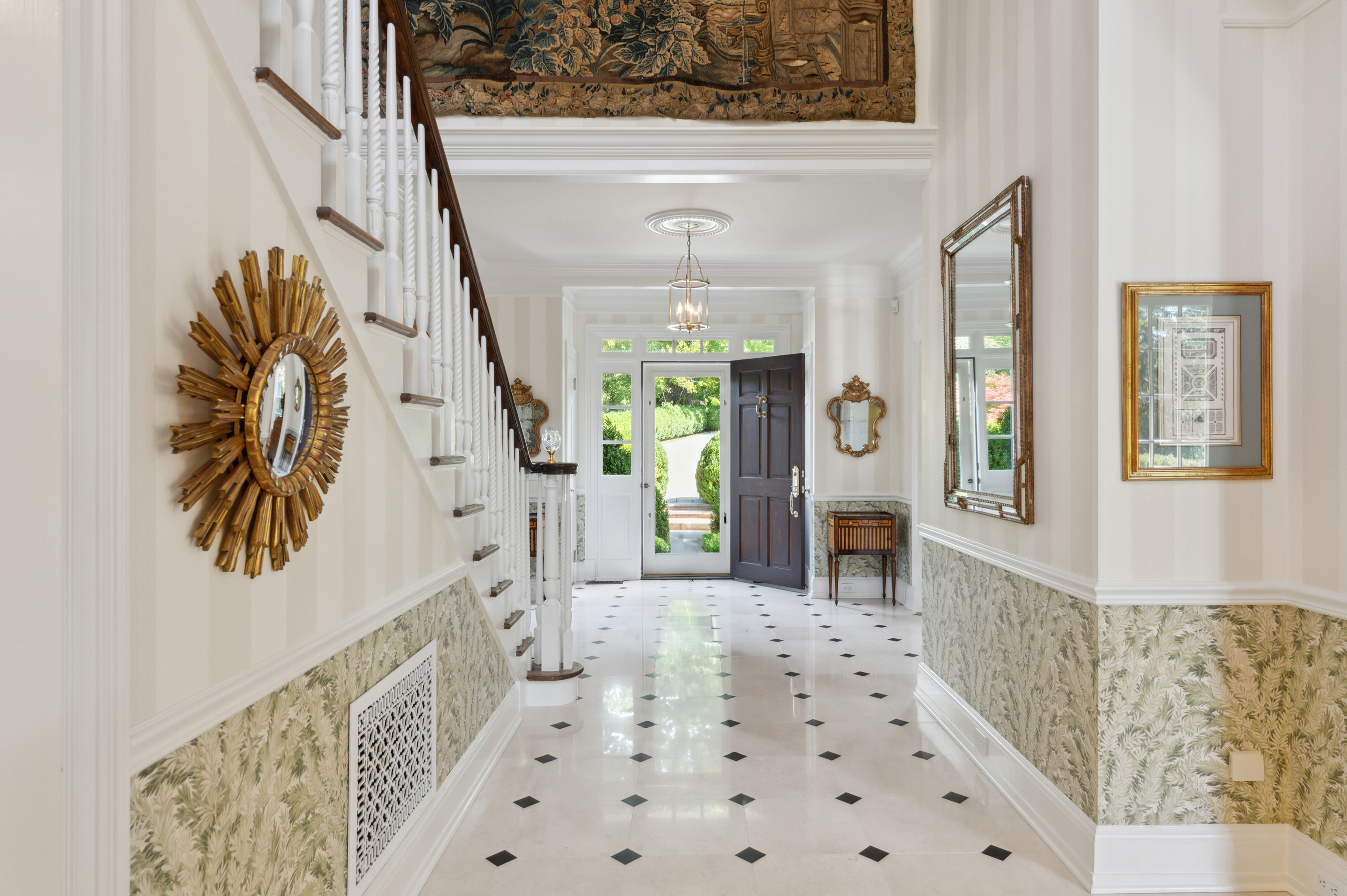 202 Round Hill Road