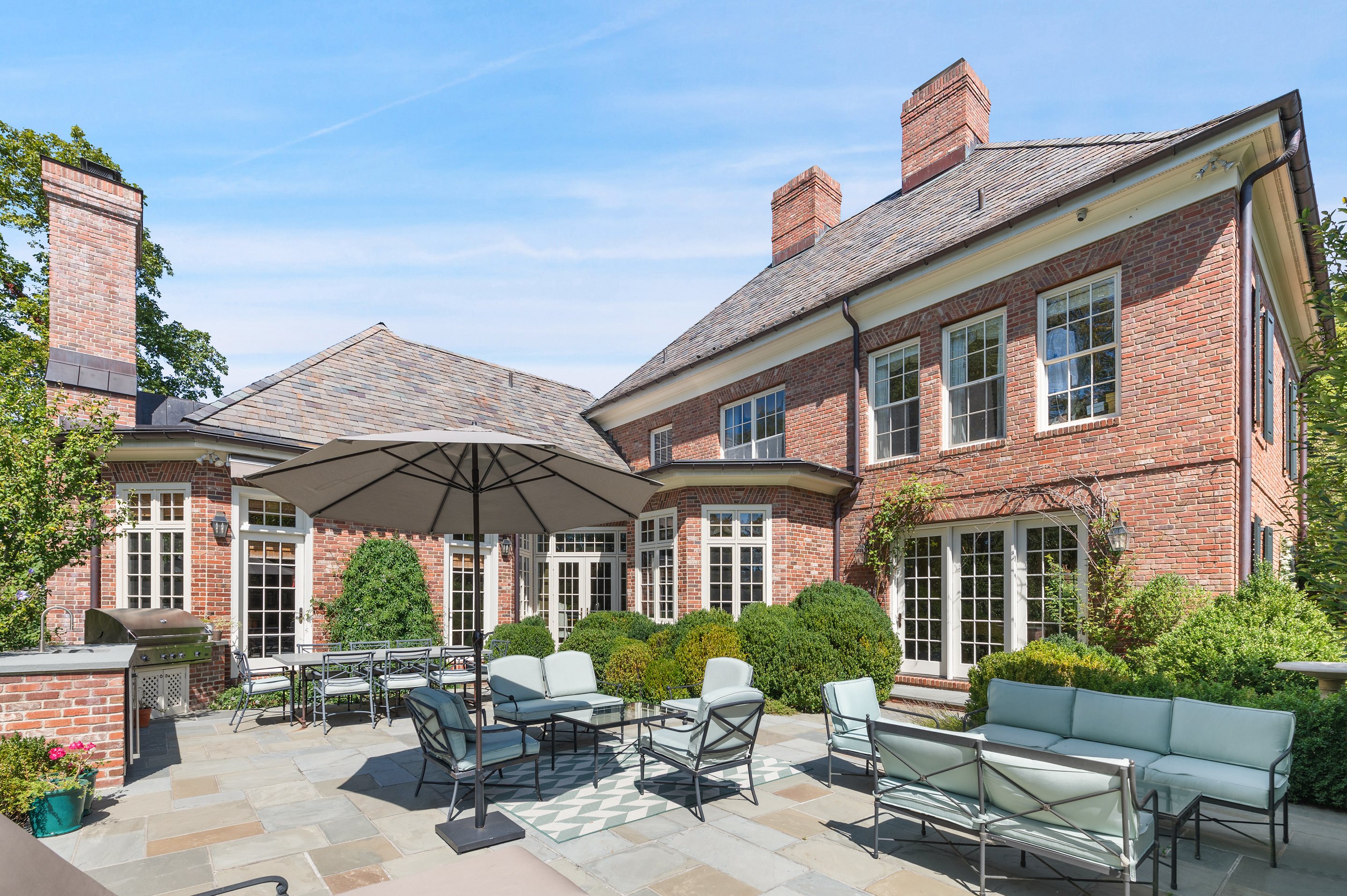 202 Round Hill Road