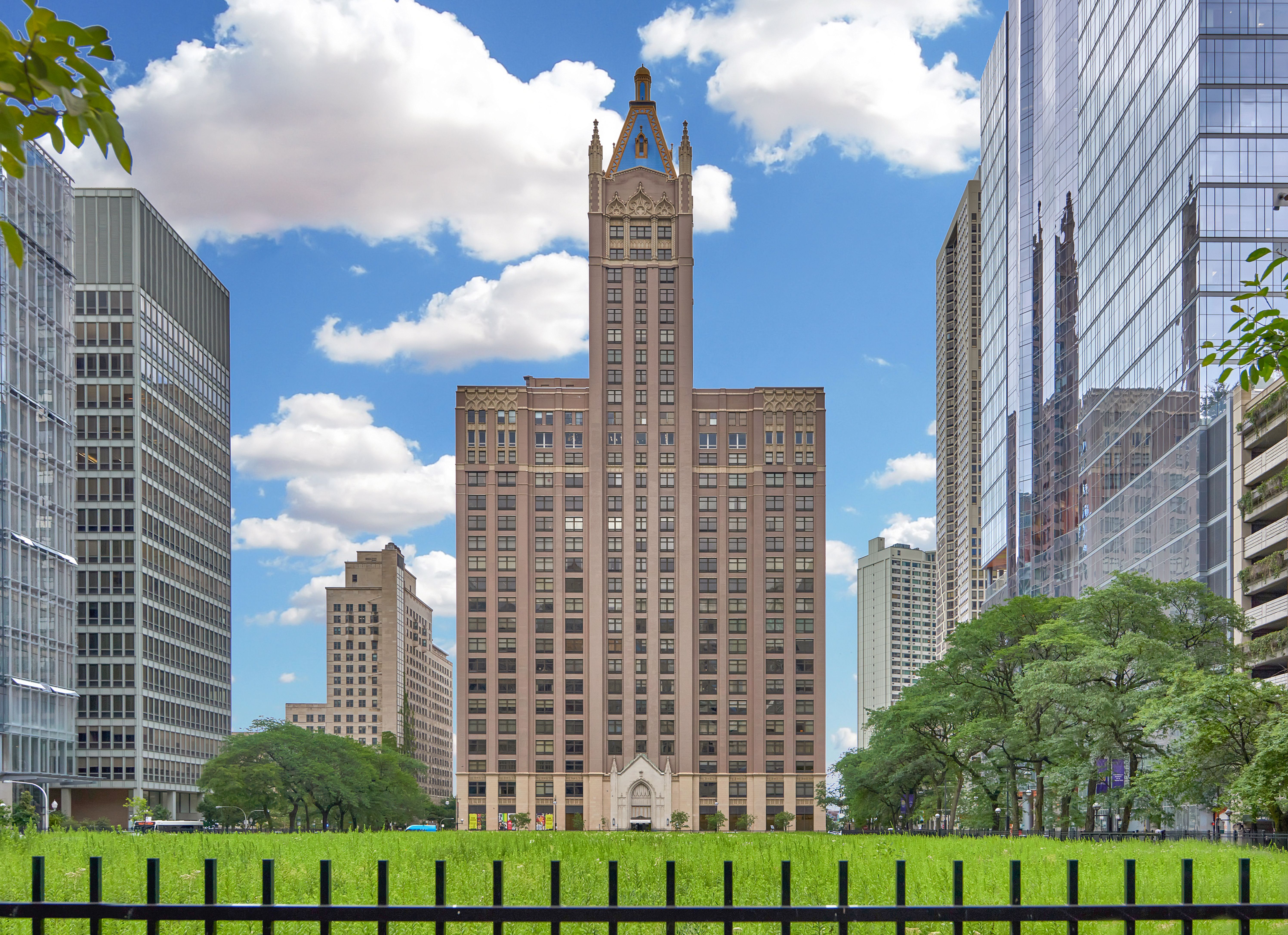 680 N Lake Shore Drive Unit 1415 