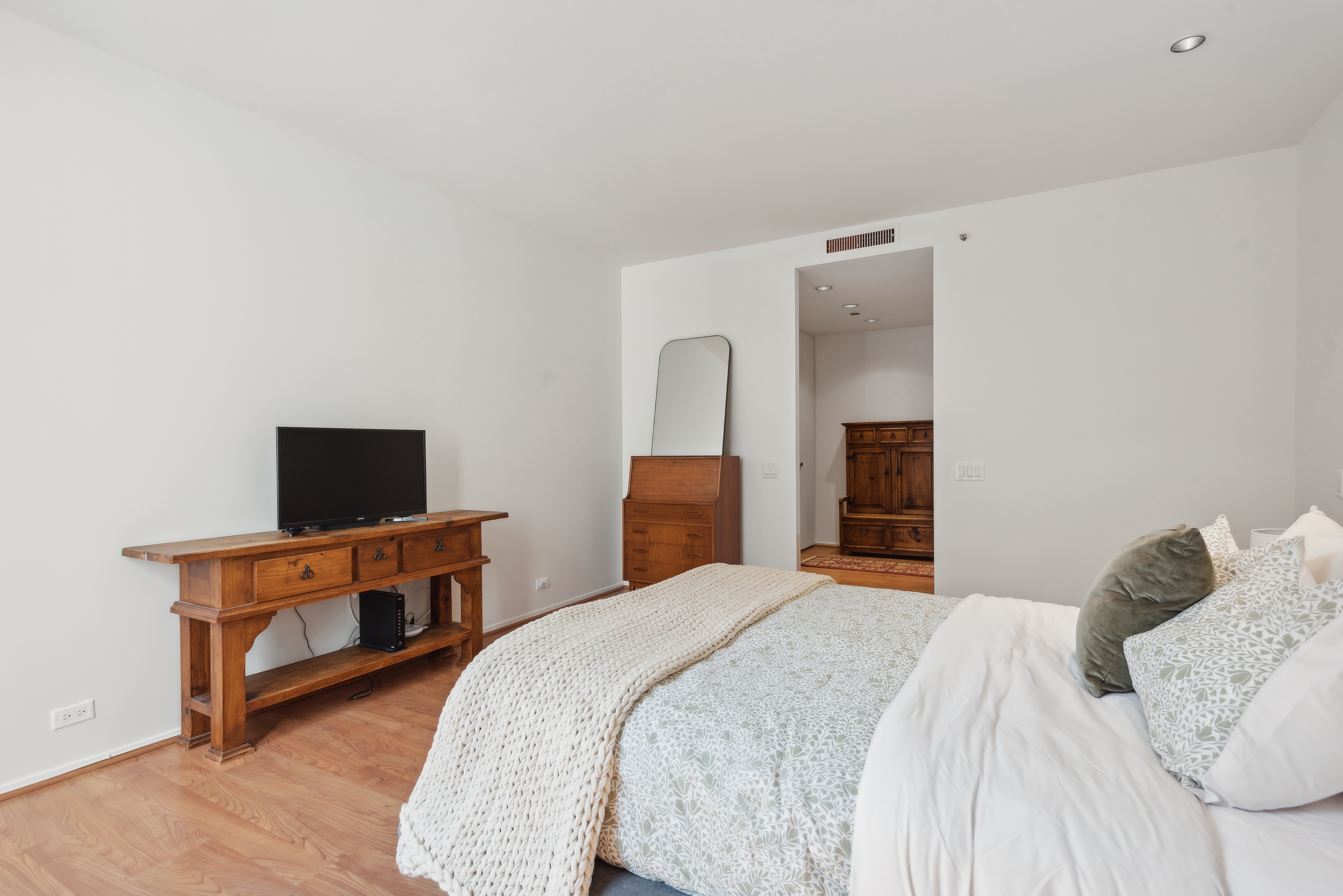 680 N Lake Shore Drive Unit 1415 