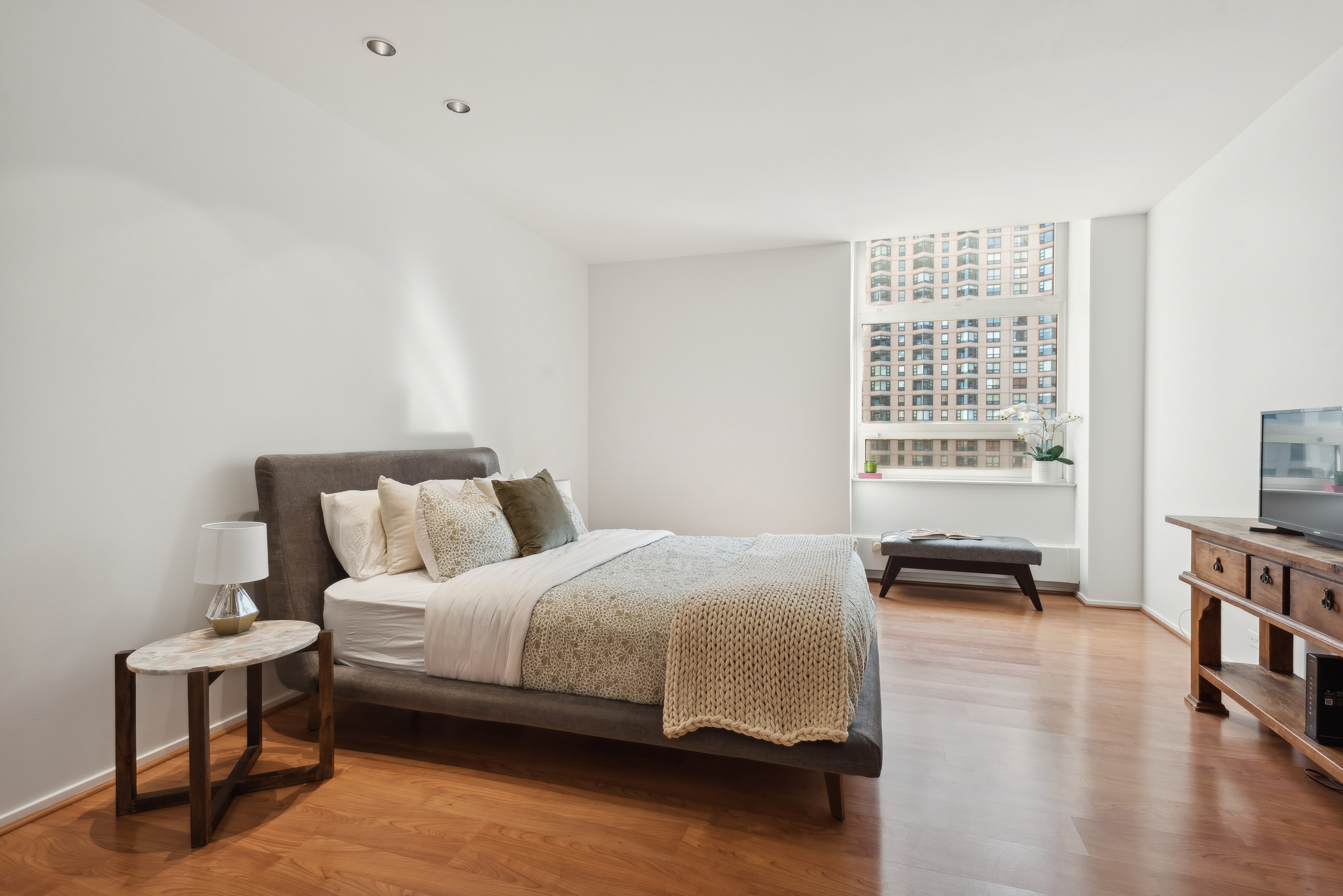680 N Lake Shore Drive Unit 1415 