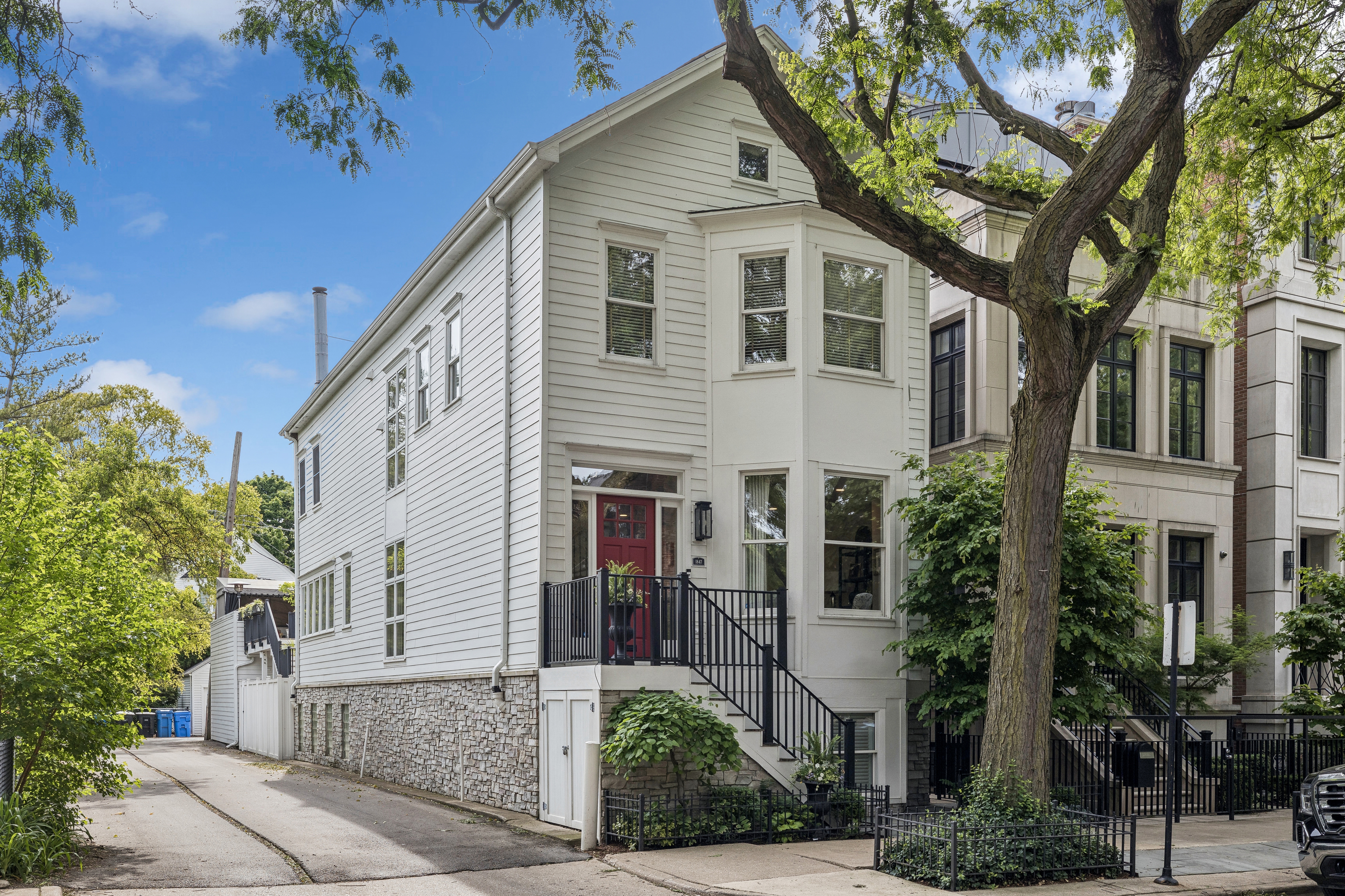 1847 N Mohawk Street 