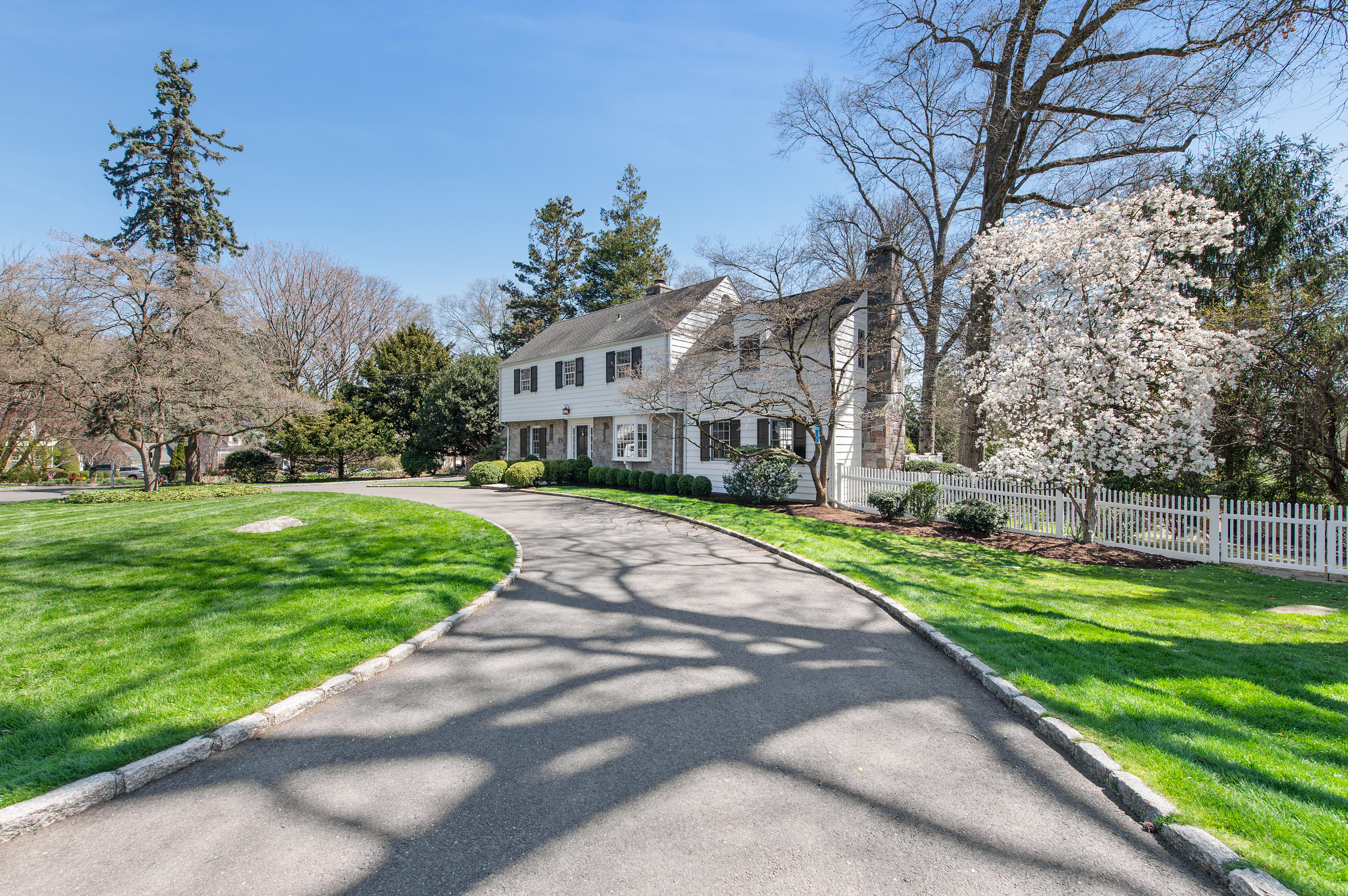 19 Crescent Road
