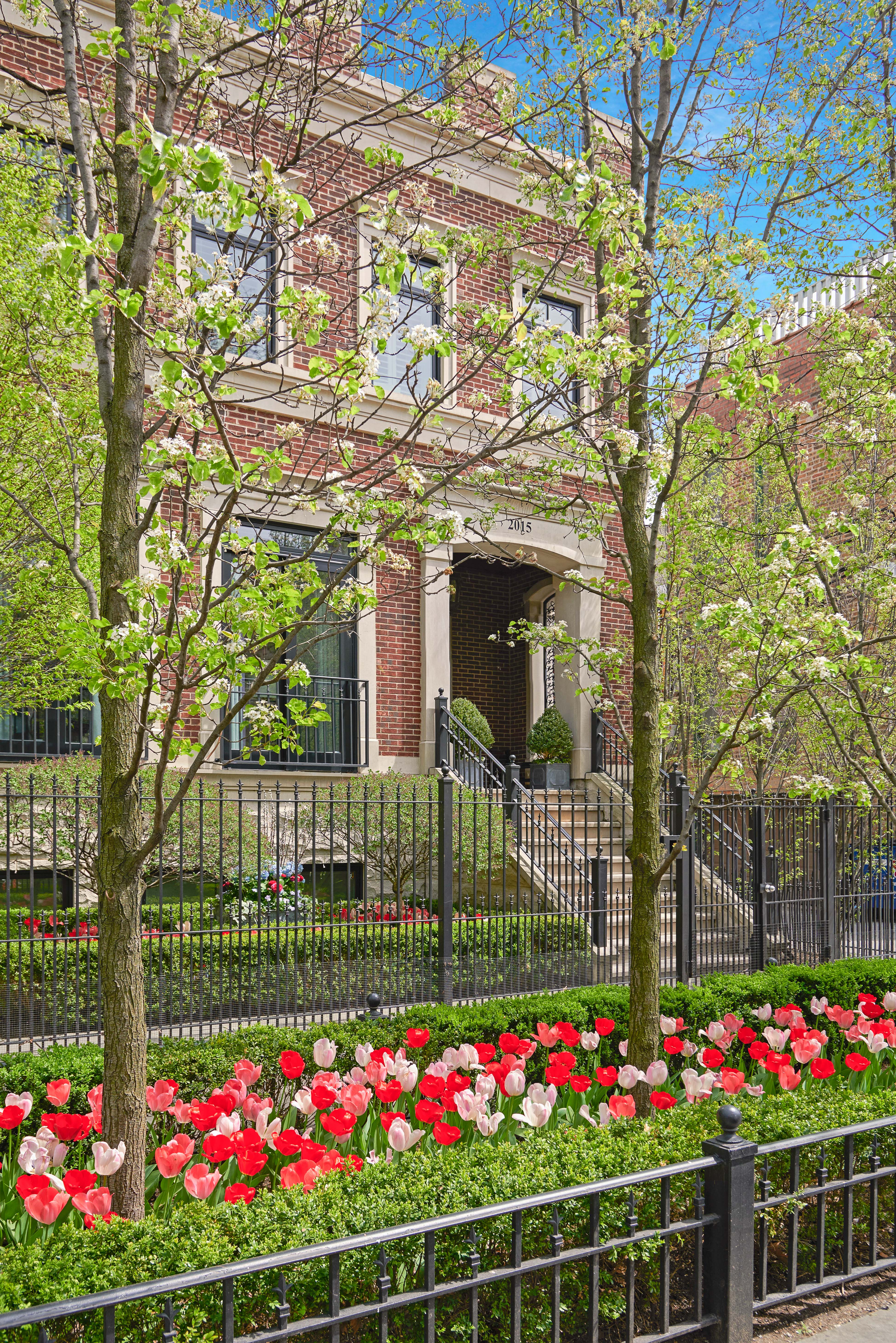 2015 N Dayton Street 