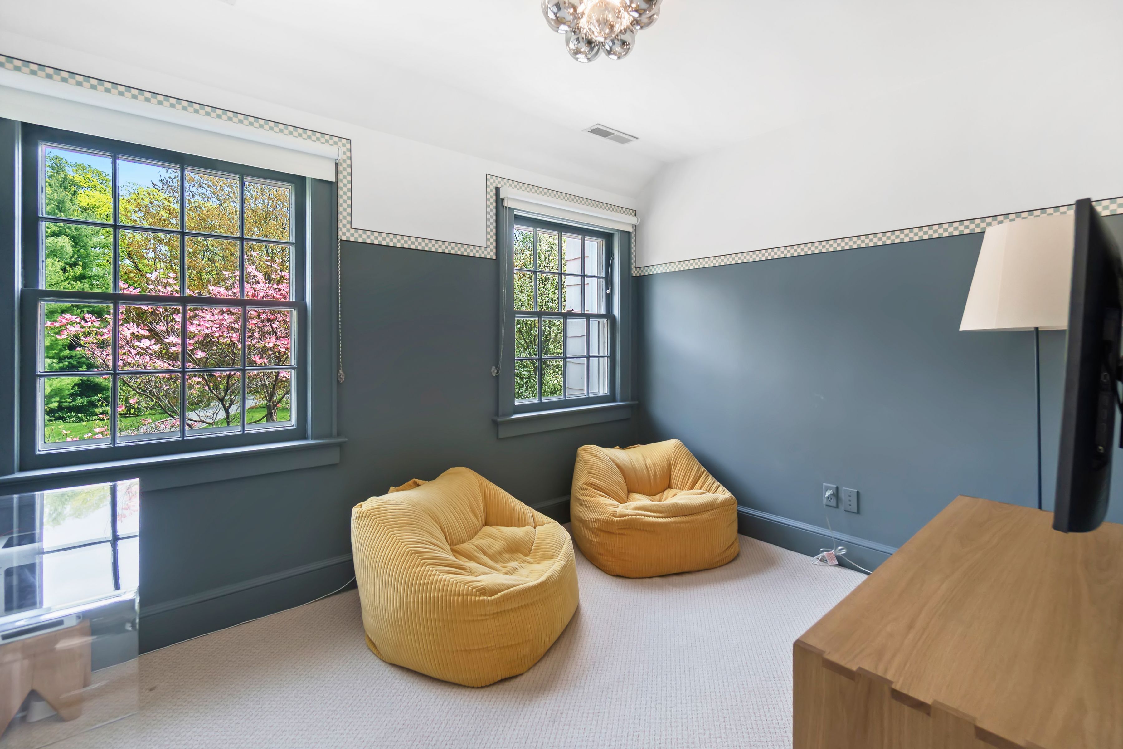 8 Woodside Road