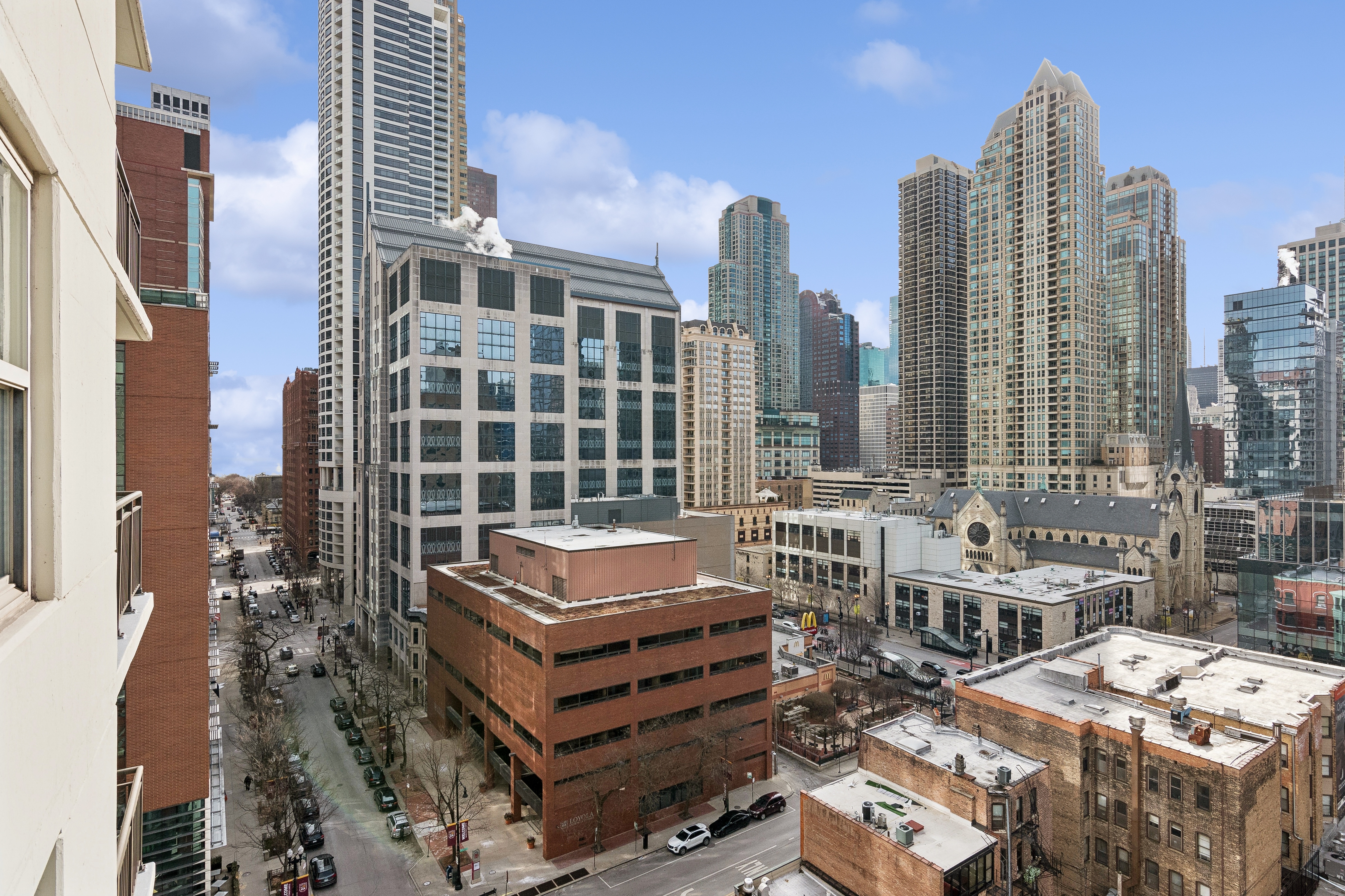 21 W Chestnut 1306 