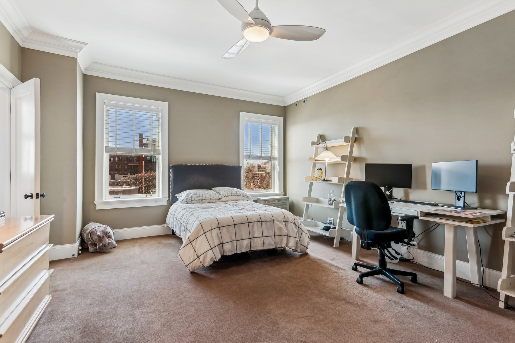 442 West Wellington 4W 