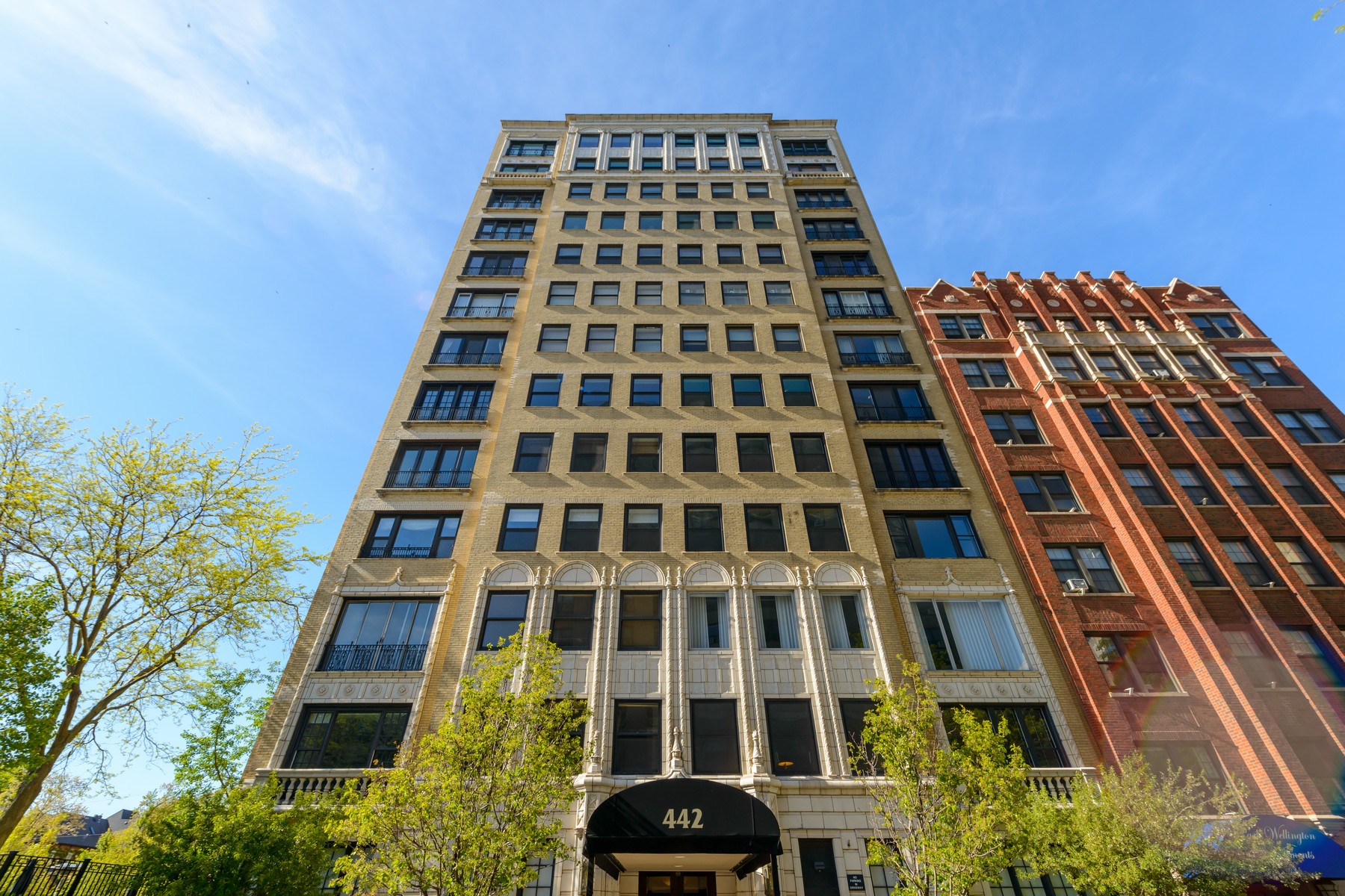 442 West Wellington 4W 