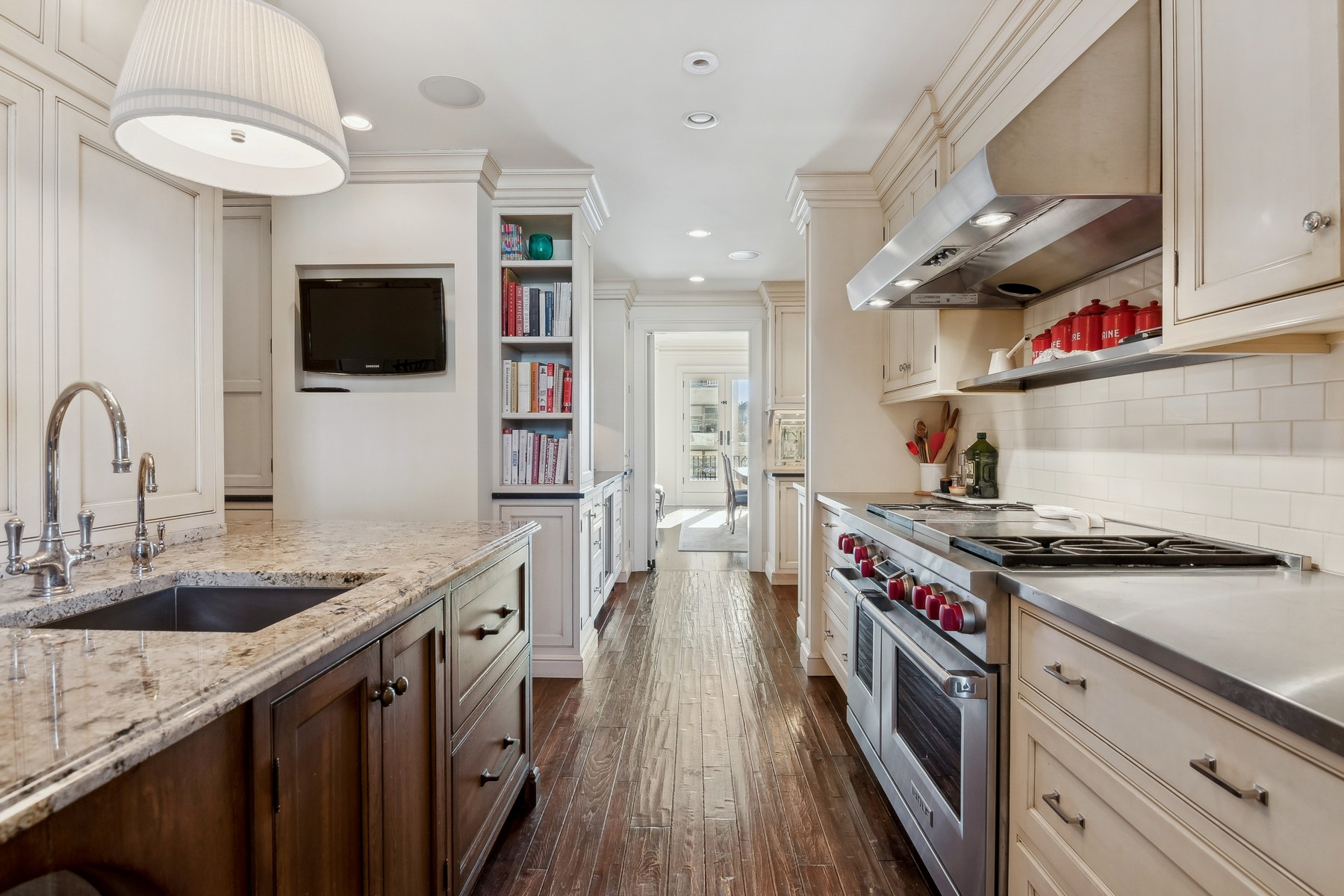 442 West Wellington 4W 