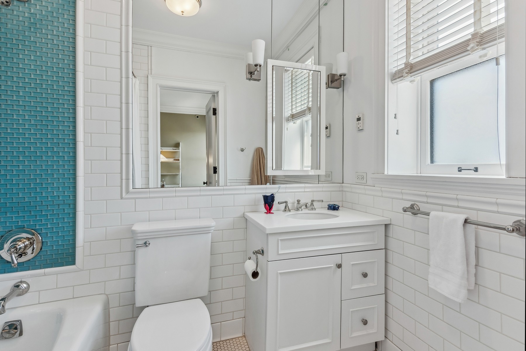 442 West Wellington 4W 