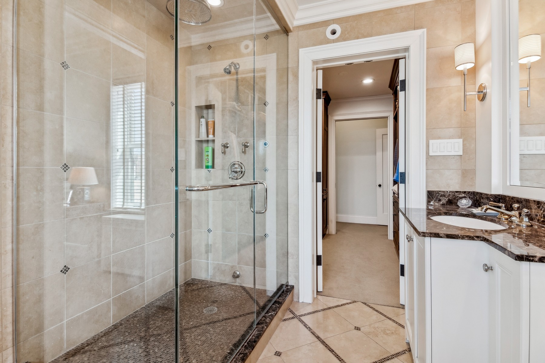 442 West Wellington 4W 